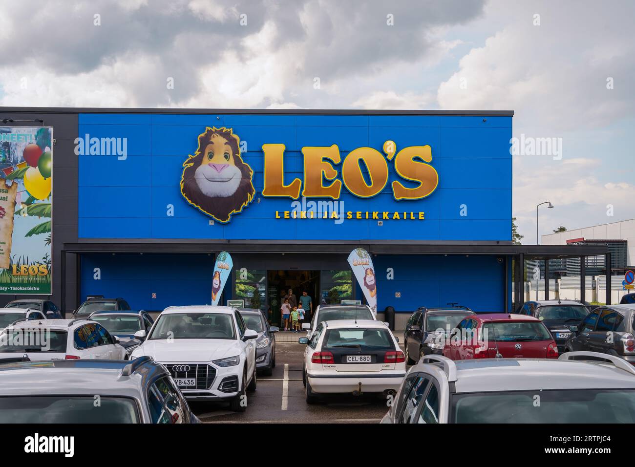 Leo's leikimaa (Leo's Spielplatz) Indoor-Unterhaltungspark für Kinder in Lahti, Finnland. Juli 30, 2023. Stockfoto