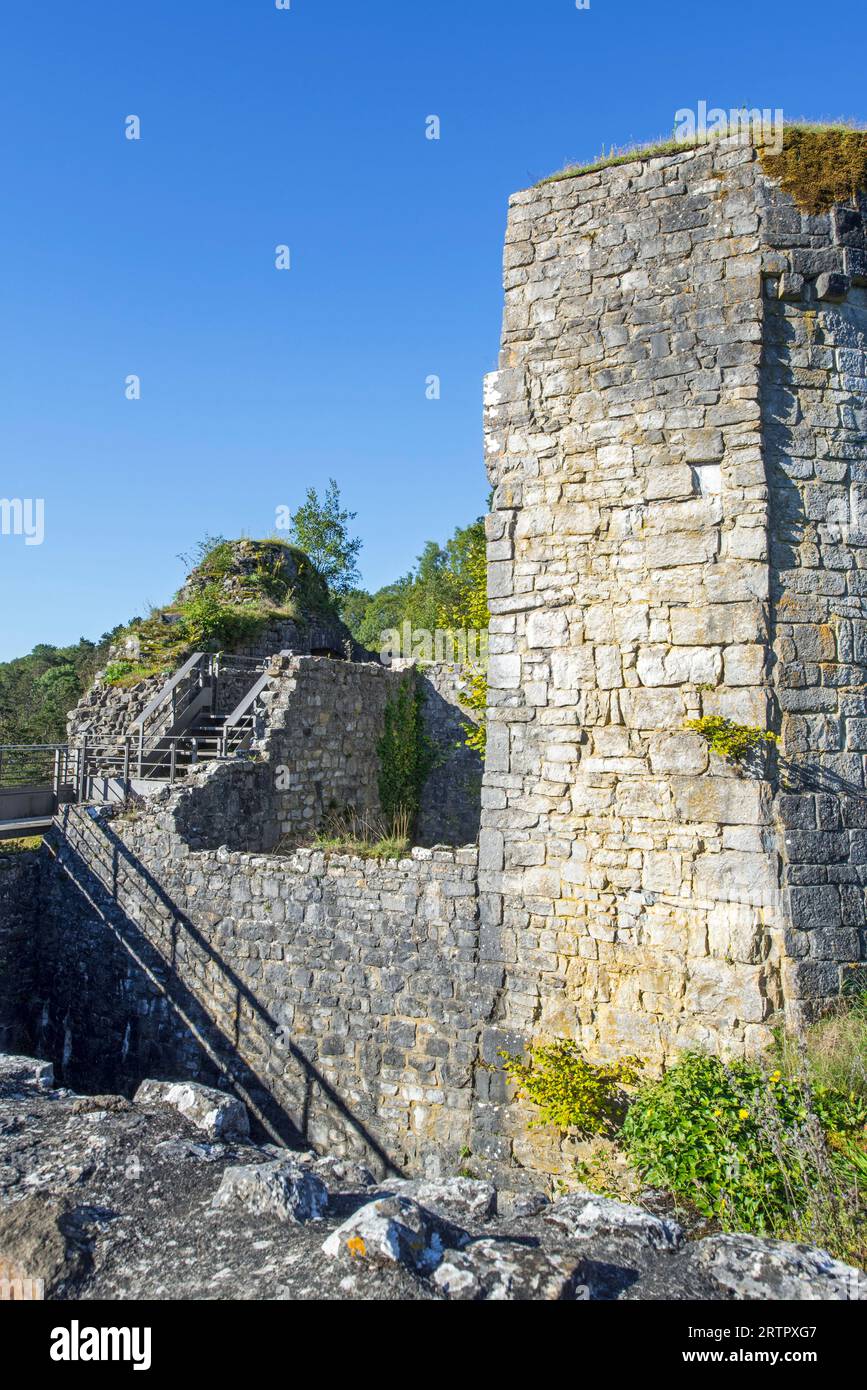 Château de Crèvecœur, Ruine der mittelalterlichen Burg aus dem 11. Jahrhundert in Bouvignes-sur-Meuse bei Dinant, Provinz Namur, Wallonien, Belgien Stockfoto