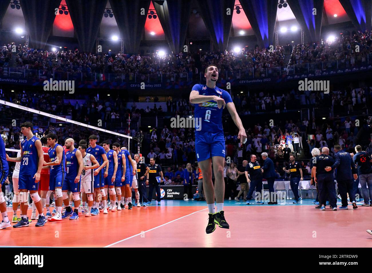 Rom, Italien. September 2023. Simone Giannelli aus Italien feiert am Ende des CEV EuroVolley Men-Halbfinales 2023 zwischen Italien und Frankreich im Palazzetto dello Sport in Rom (Italien), 14. September 2023. Quelle: Insidefoto di andrea staccioli/Alamy Live News Stockfoto