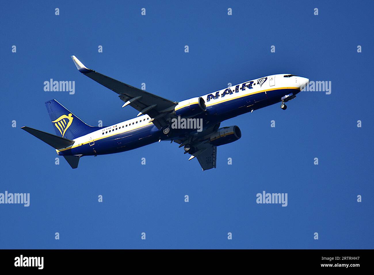 Ein Flugzeug von Ryanair kommt am Flughafen Marseille Provence an. Stockfoto