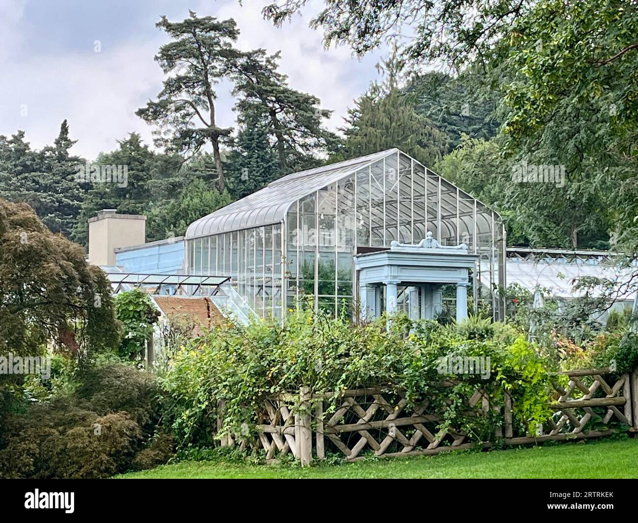 Wave Hill Public Garden and Cultural Center, Außenansicht des Marco Polo Stufano Conservatory. Stockfoto