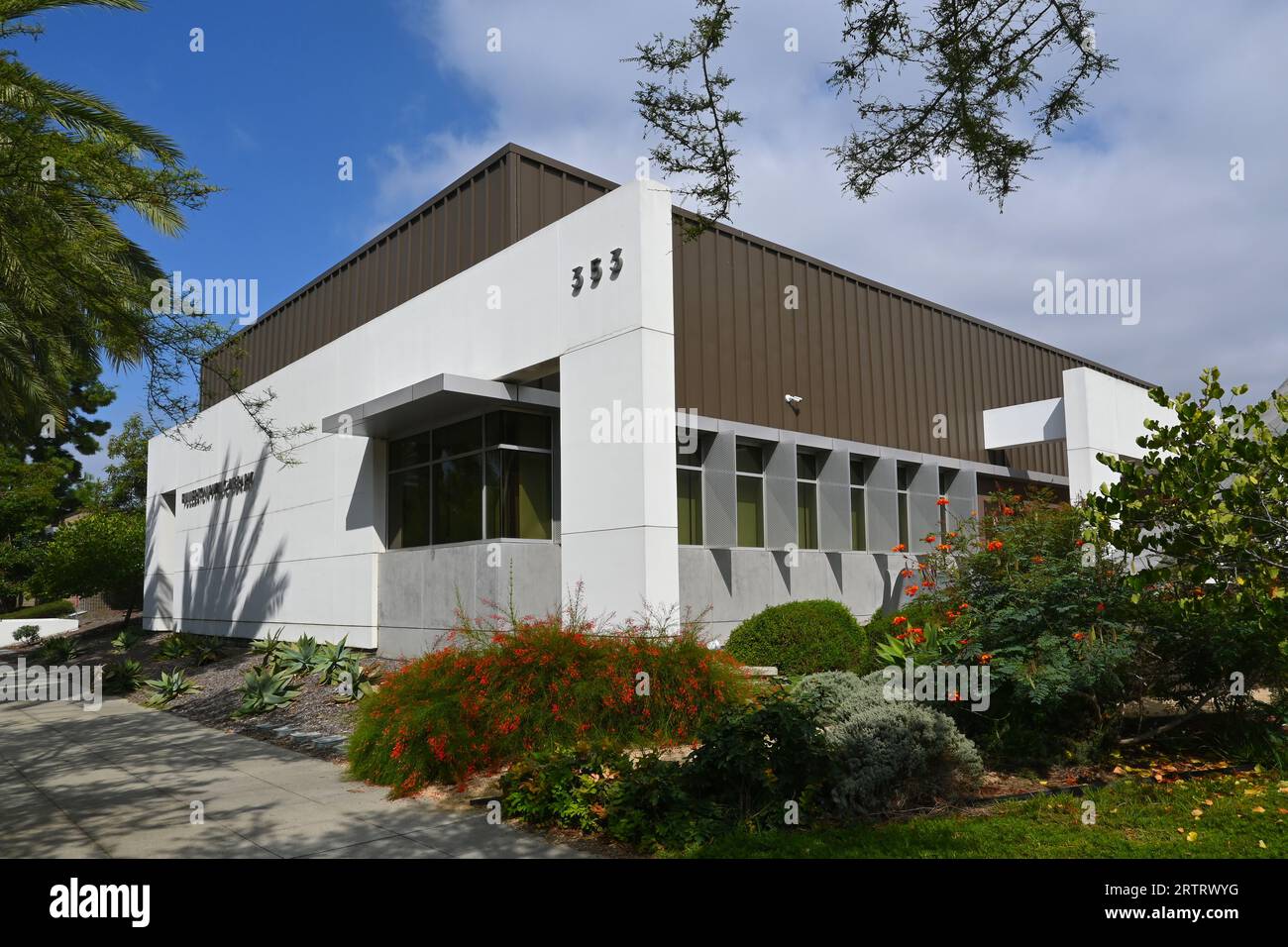 FULLERTON, KALIFORNIEN - 13. SEPTEMBER 2023: The Fullerton Public Library in the Civic Center. Stockfoto