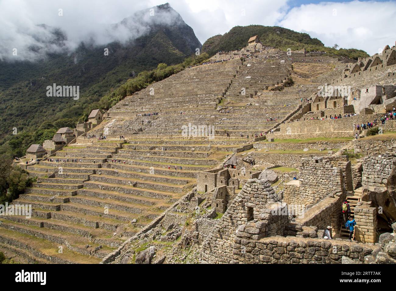 Aguas Calientes, Peru, 12. Oktober 2015: Ehemalige Bauernterrassen im berühmten Machu Picchu Stockfoto