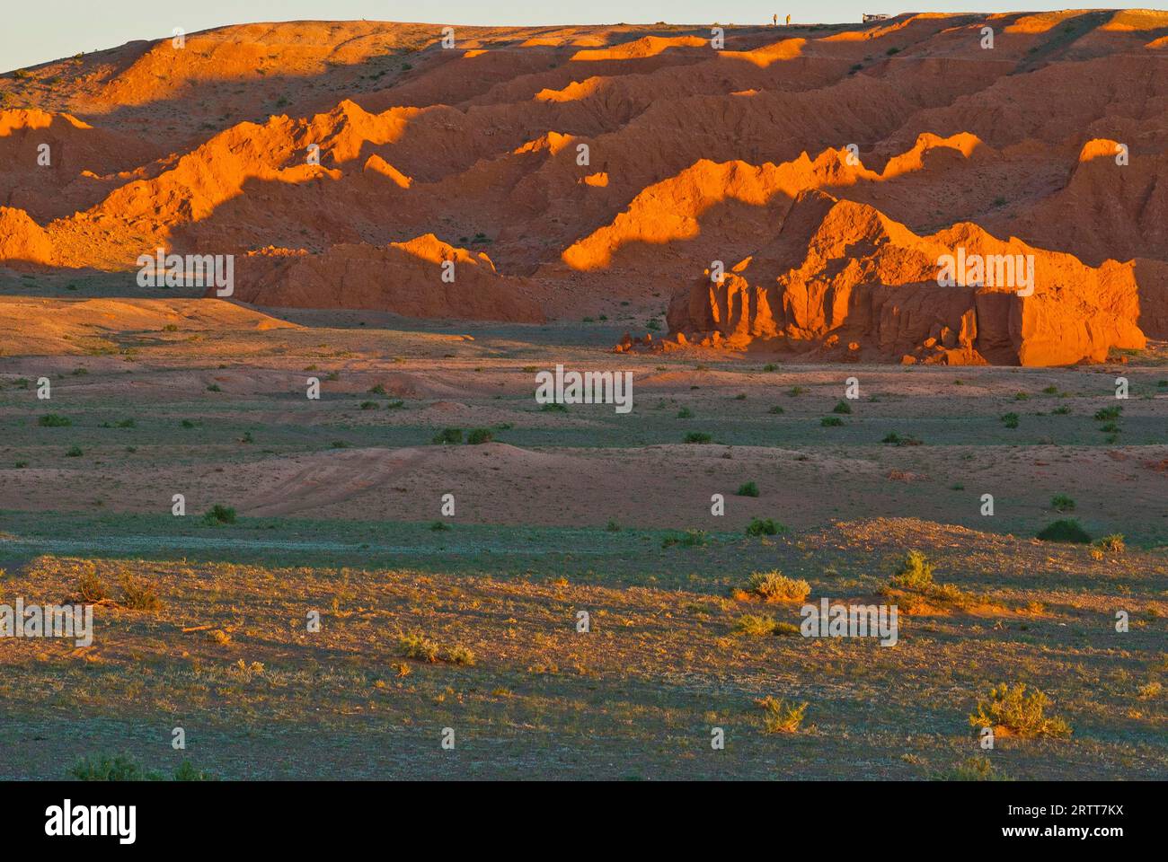 Licht am letzten Abend auf den Flaming Cliffs, Gobi Wüste, Bayanzag, Gurvan Saikhan Nationalpark, Oemnoegov Aimak, Mongolei Stockfoto