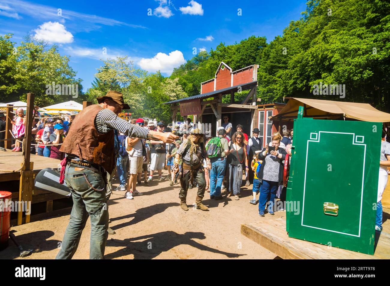 Das Karl-May-Festival findet seit 1991 jedes Jahr an einem Wochenende im Mai im Loessnitzgrund Radebeul zum Gedenken an den Schriftsteller Karl May statt. Um Stockfoto