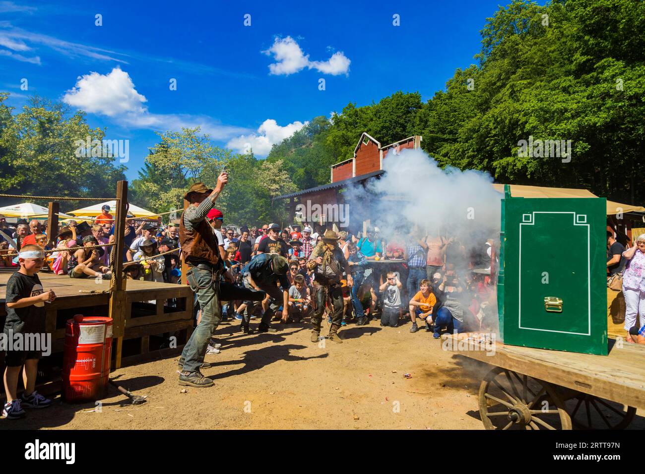 Das Karl-May-Festival findet seit 1991 jedes Jahr an einem Wochenende im Mai im Loessnitzgrund Radebeul zum Gedenken an den Schriftsteller Karl May statt. Um Stockfoto