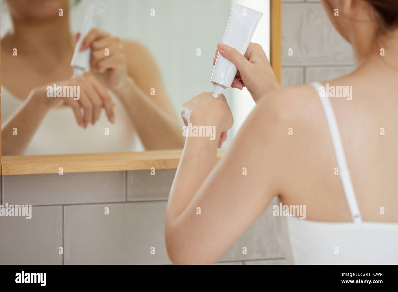 Beauty-Concept-Foto von koreanerin Aain Beautiful Woman und Handpflege Stockfoto