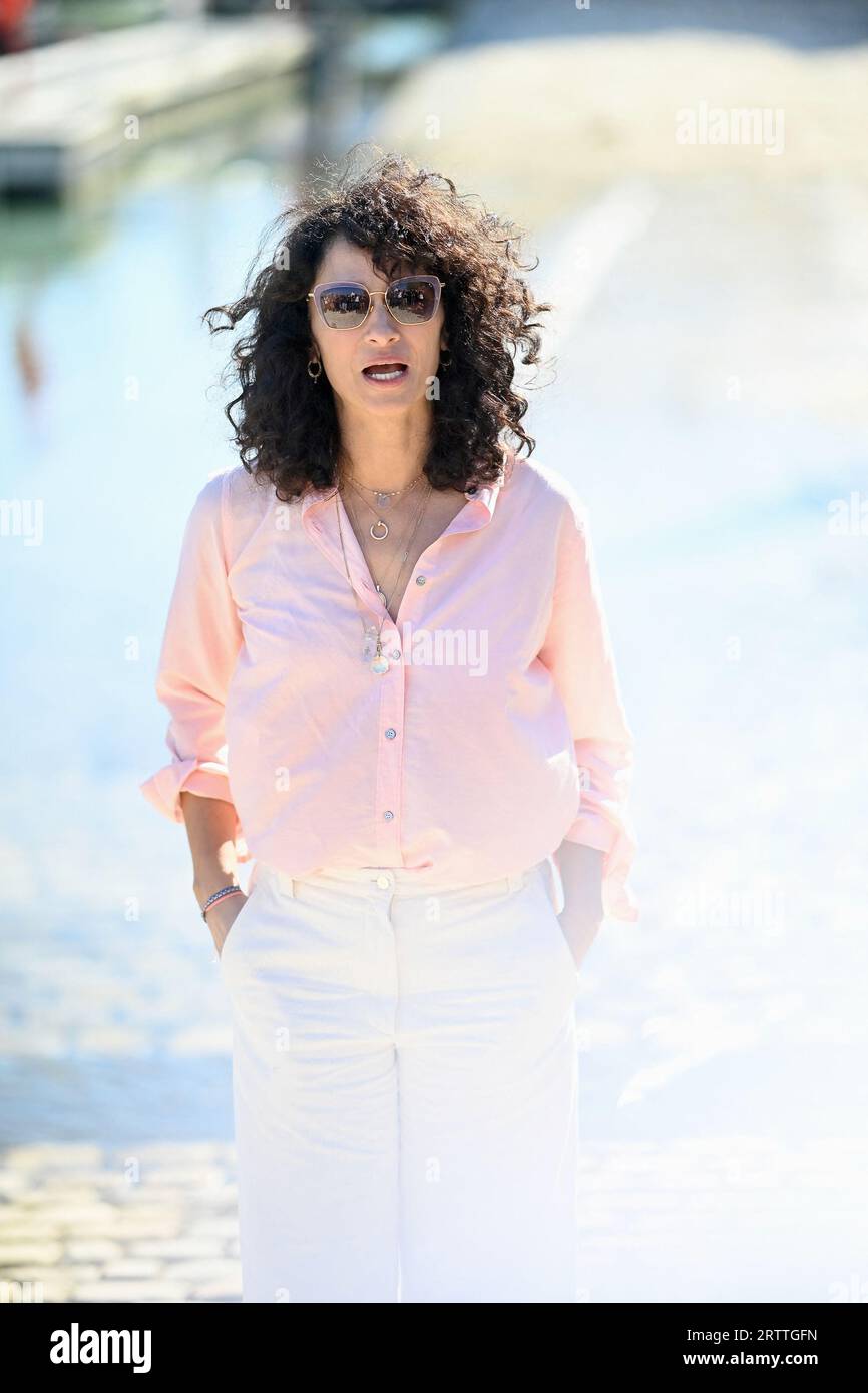 La Rochelle, Frankreich. September 2023. Rachida Brakni nimmt am 25. La Rochelle Fiction Festival am 14. September 2023 in La Rochelle, Frankreich, am Les Espions de La Terreur Photocall Teil. Foto: Franck Castel/ABACAPRESS.COM Abaca Press/Alamy Live News Stockfoto