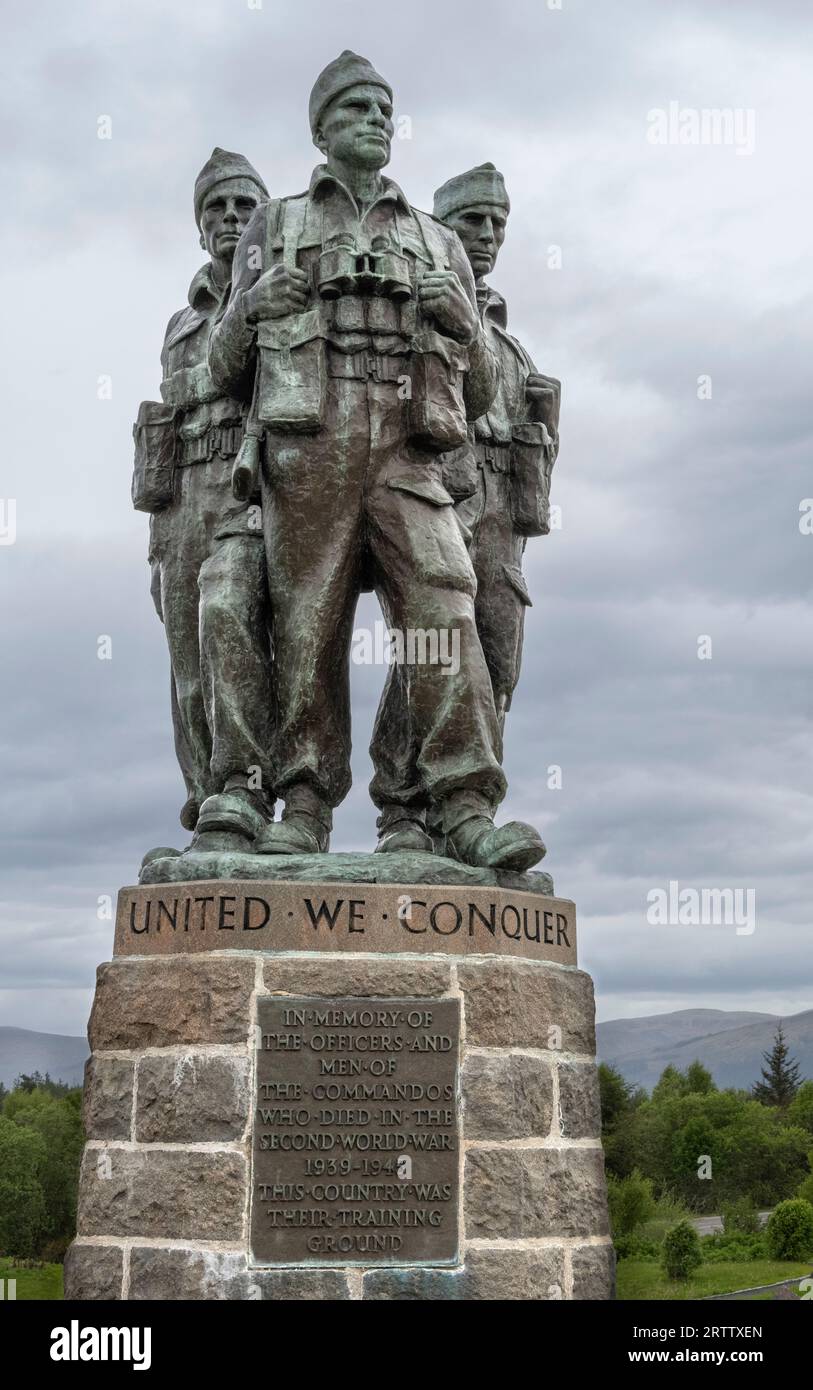 Scotland Commando Memorial Statue mit Blick auf den Trainingsbereich, der während des Zweiten Weltkriegs genutzt wurde Stockfoto