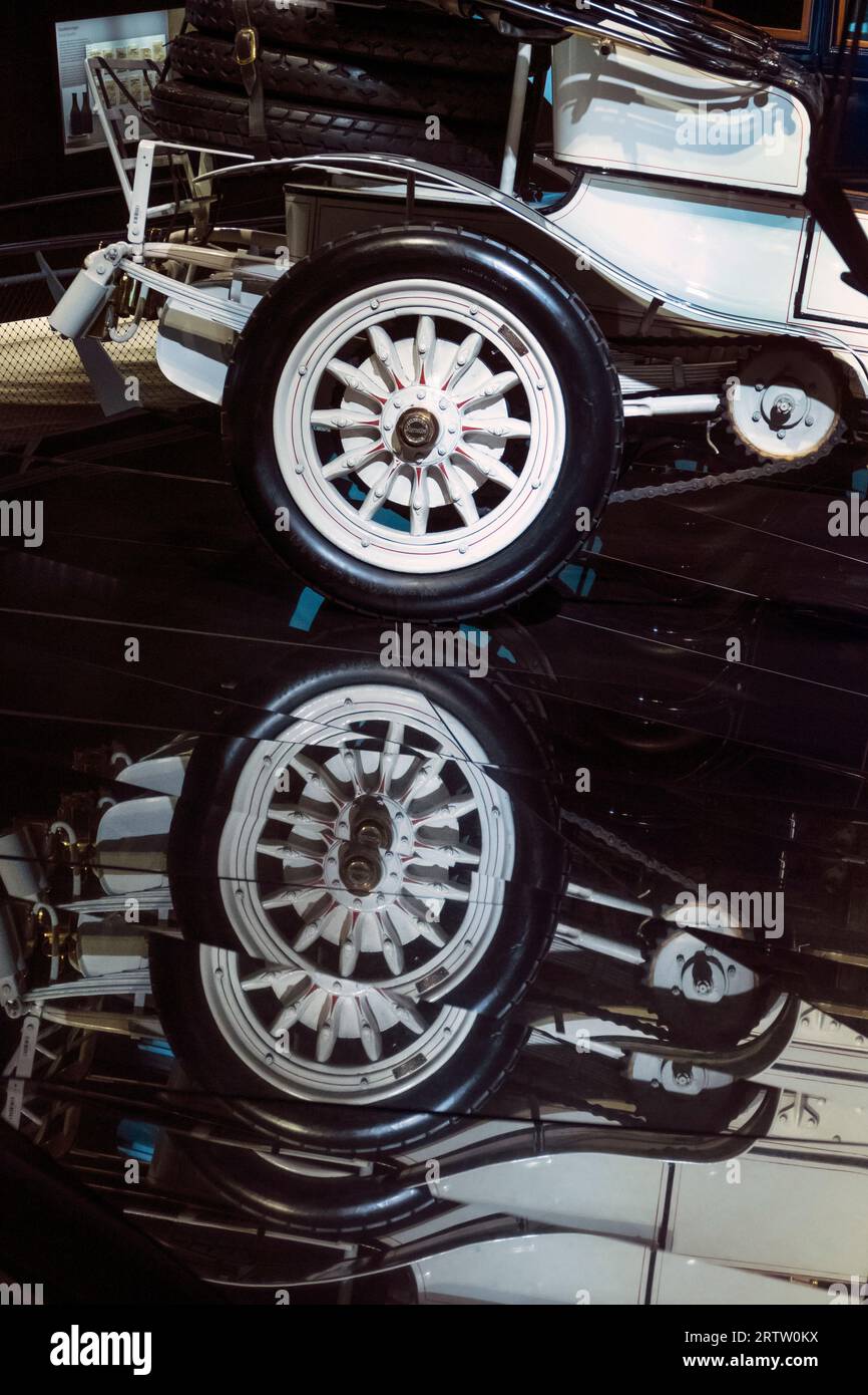 Das Mercedes-Benz Museum Stuttgart Deutschland Stockfoto