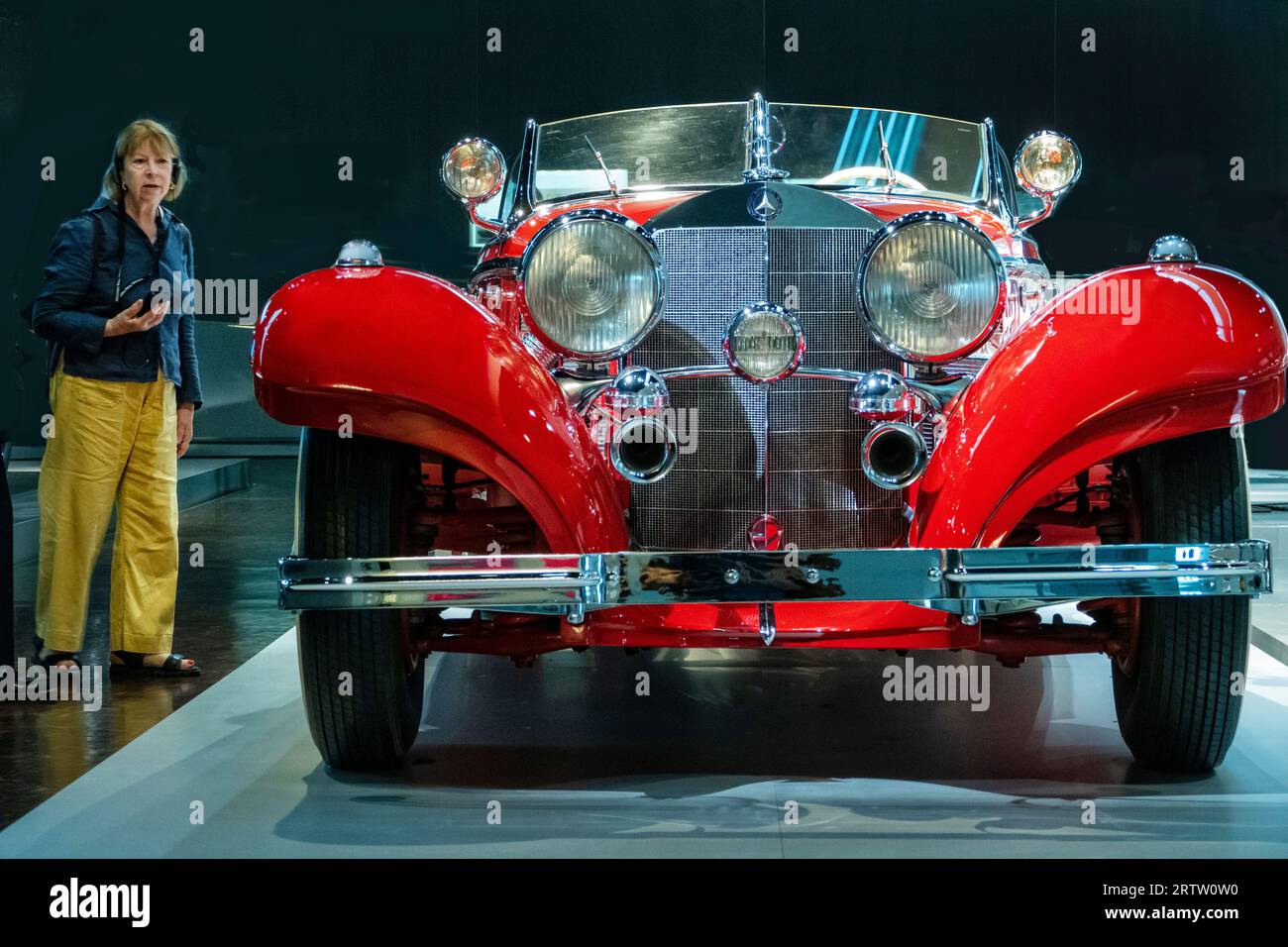 Das Mercedes-Benz Museum Stuttgart Deutschland Stockfoto