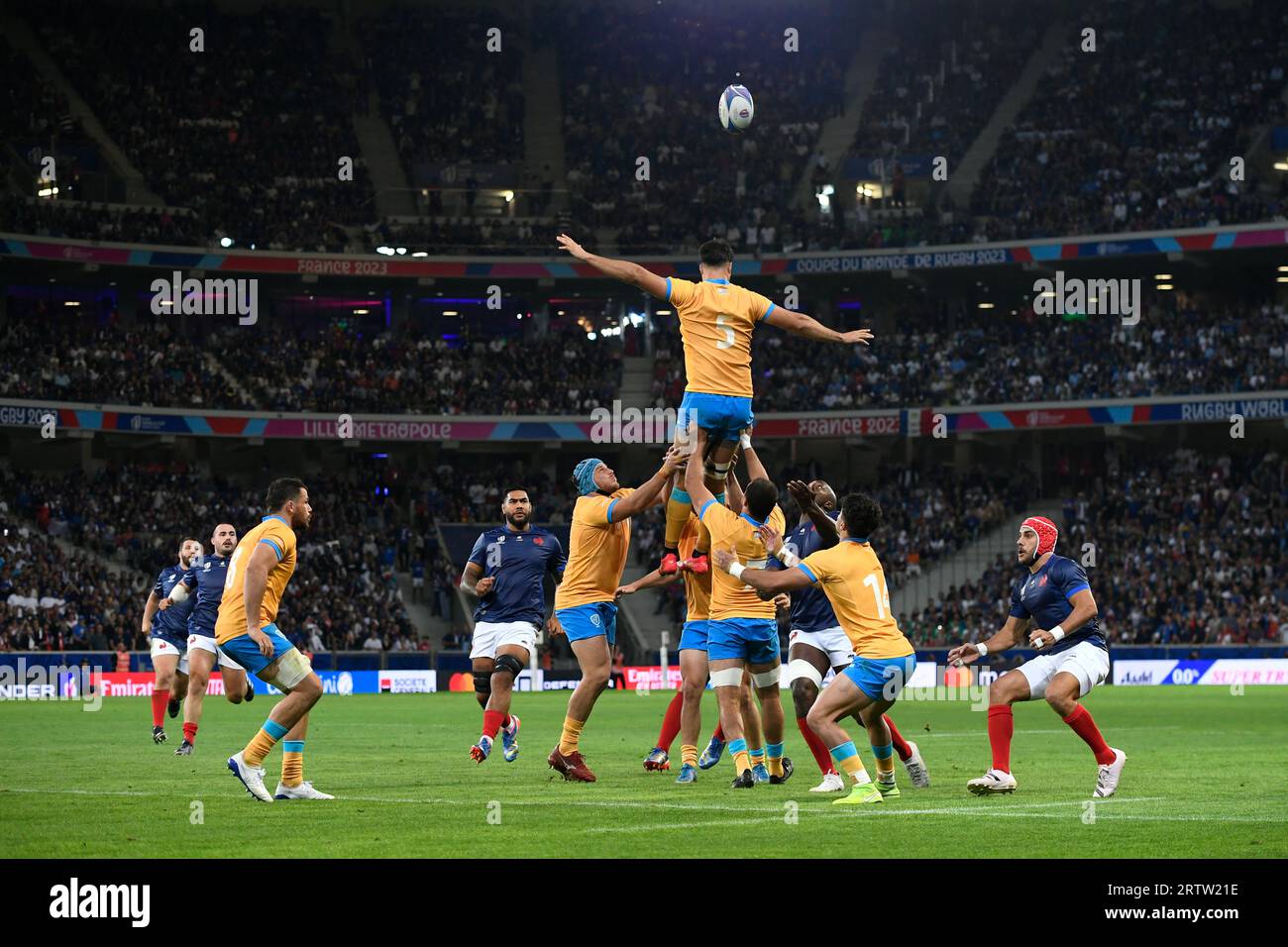 Lille, Frankreich. September 2023. Julien Mattia/Le Pictorium - Frankreich-Uruguay Rugby-WM-Spiel - 14/09/2023 - Frankreich/Hauts de France/Lille - die uruguayische Mannschaft verliert den Ball während einer Berührung. Während der Rugby-Weltmeisterschaft 2023 zwischen Frankreich und Uruguay im Stade Pierre Mauroy, Lille, am 14. September 2023. Quelle: LE PICTORIUM/Alamy Live News Stockfoto