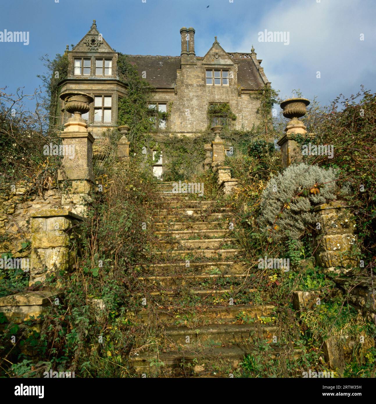 Grand Country House in Verfall, Großbritannien Stockfoto