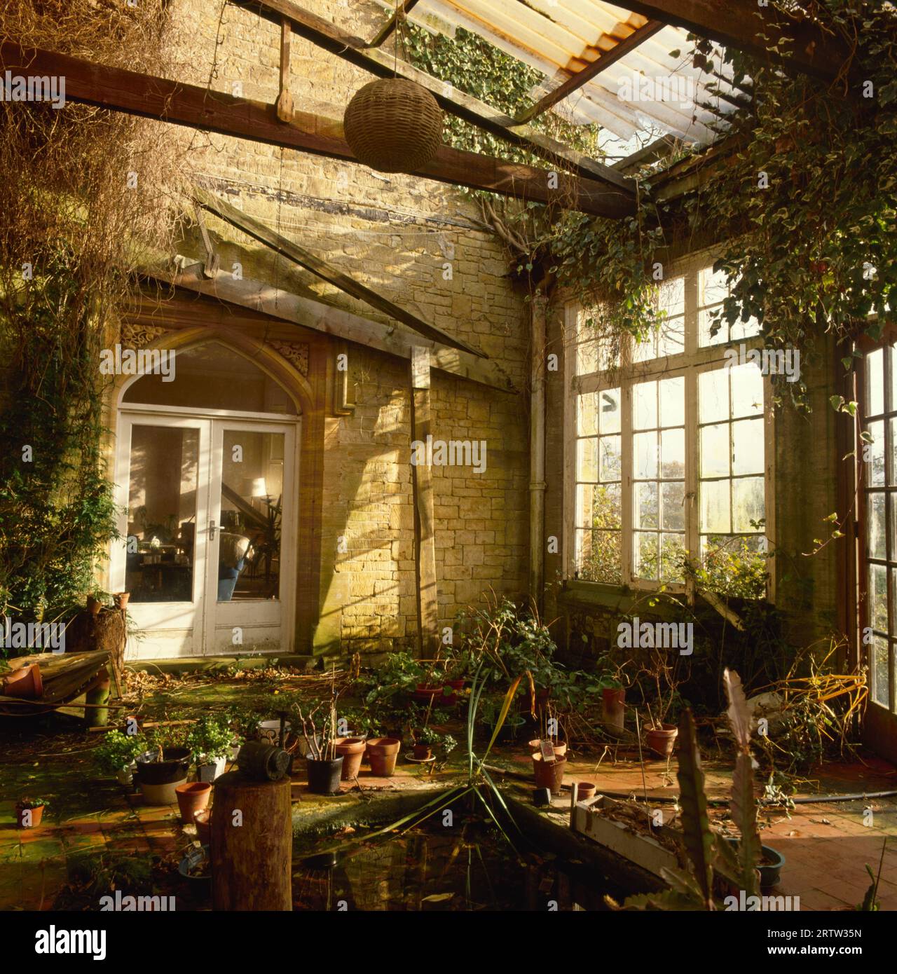 Grand Country House in Verfall, Großbritannien Stockfoto