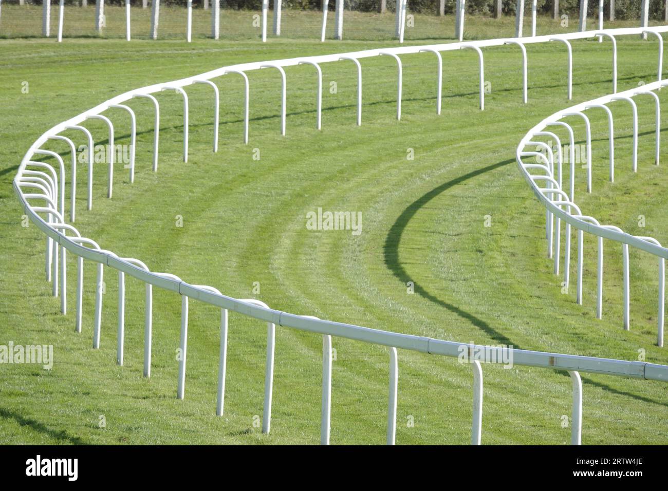 Epsom, Surrey, Großbritannien. September 2023. Spätsommerrennen auf Epsom Downs. OPS: The Famous and Famous Tattenham Corner Credit: Motofoto/Alamy Live News Stockfoto