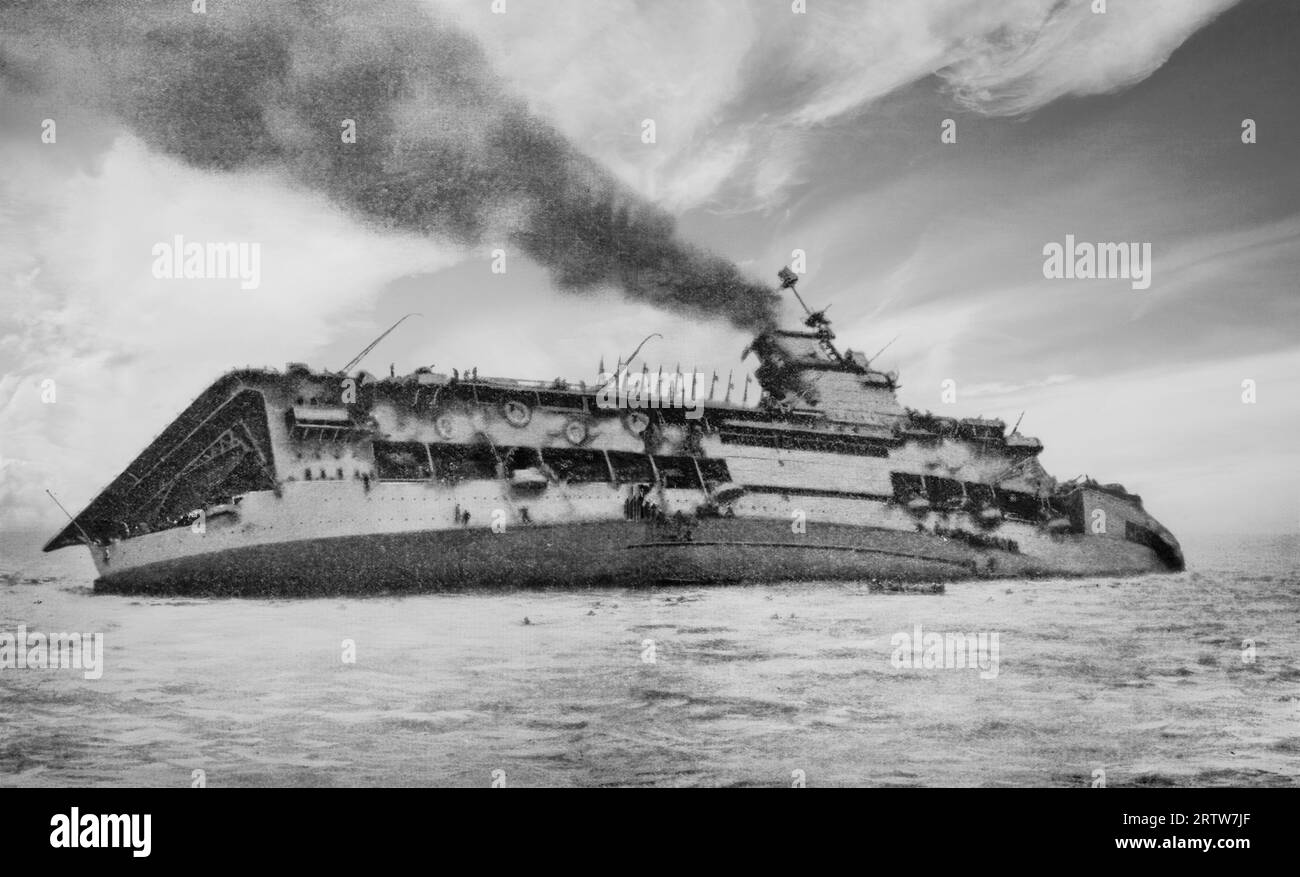 Am 17. September 1939 wurde die HMS Aircraft Carrier „Courageous“ von einem deutschen U-Boot torpediert. Das Bild zeigt, wie das Schiff umkippt und die Besatzung seitlich ins Wasser kriecht. Von den 1,126 Mannschaften verloren 515 ihr Leben, darunter Captain Mackieg-Jones. Stockfoto