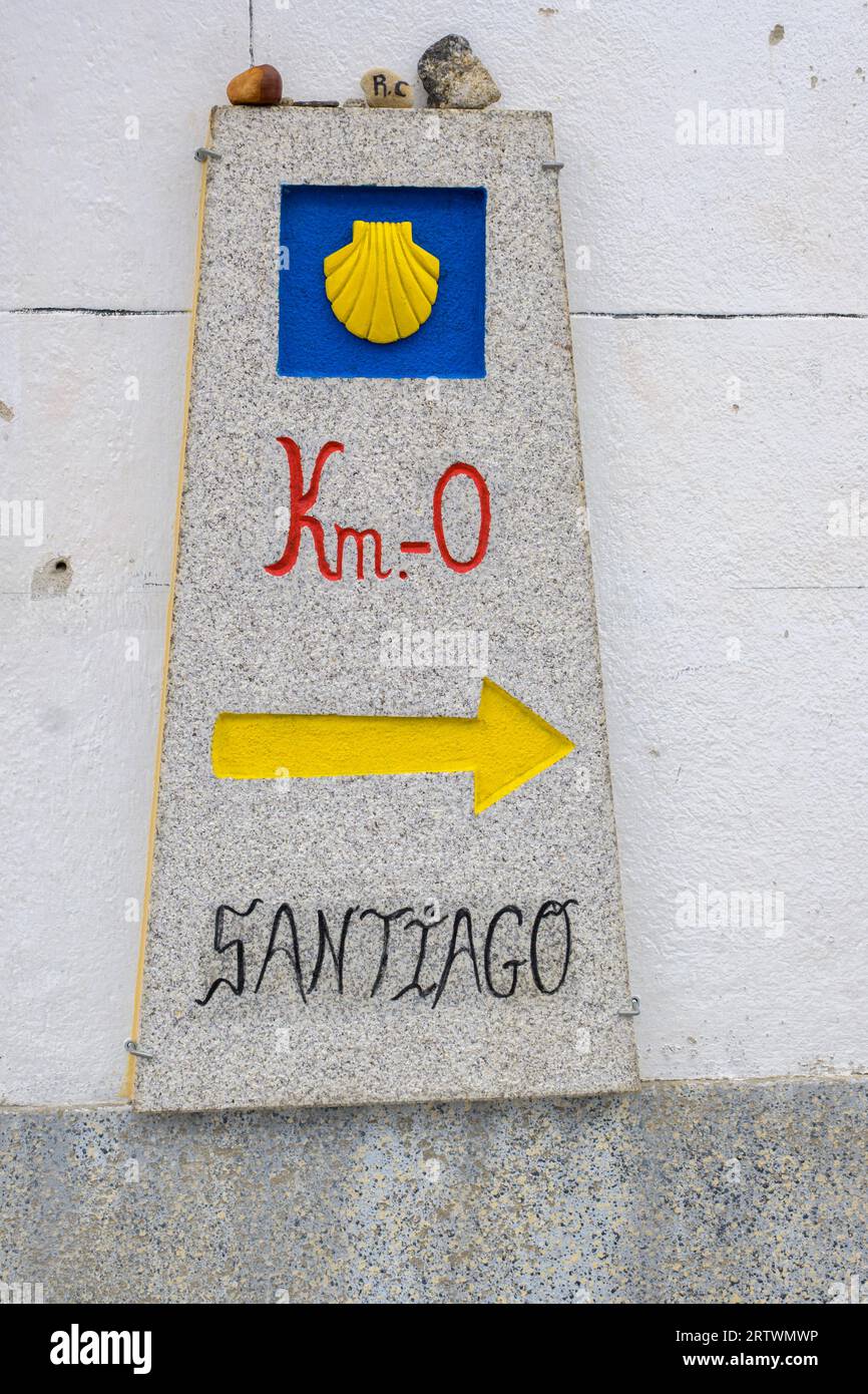 Santiago de Compostela, Spanien, 12. September 2023: 0 KM Meilenstein am Ende des Jakobsweges Stockfoto