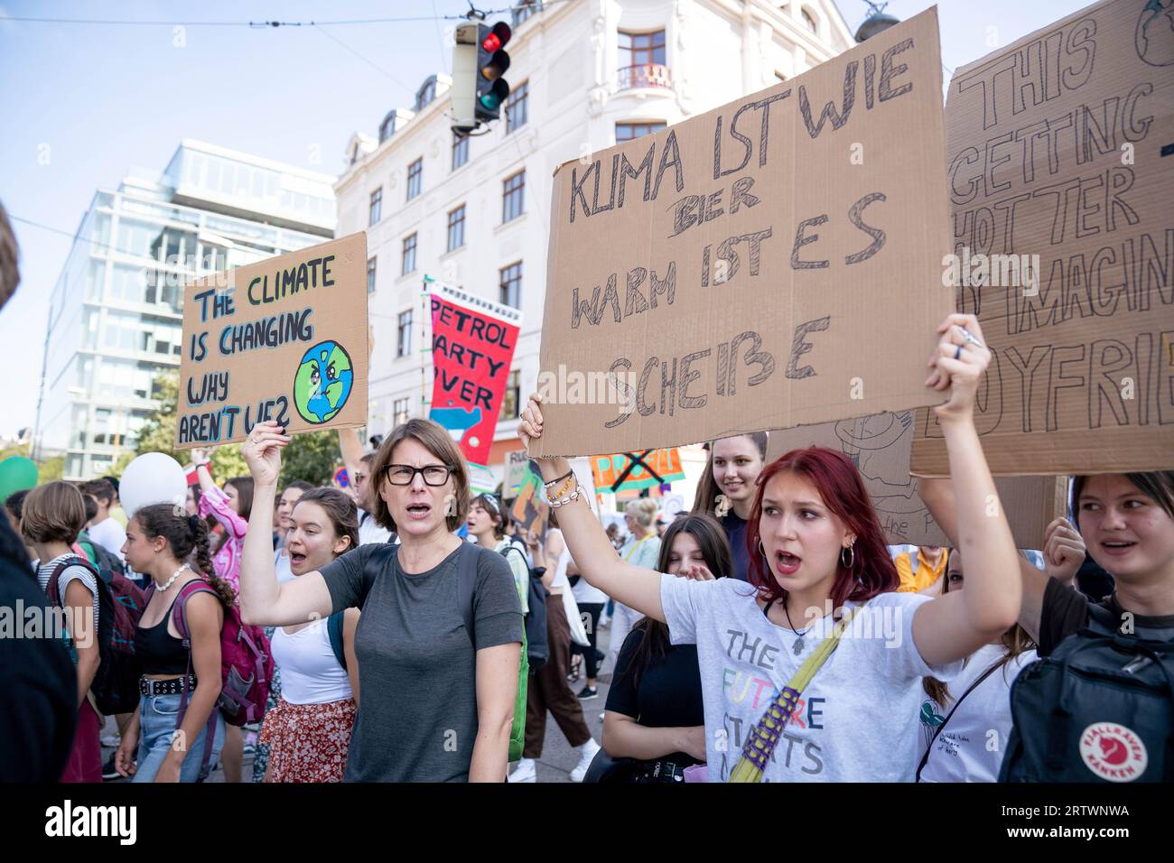 Wien, Österreich. 15. September 2023. Freitage für den künftigen globalen Klimastreik in der Innenstadt, der Politiker dazu auffordert, Gesetze zur Klimaverhütung zu verabschieden ©Andreas Stroh Stockfoto