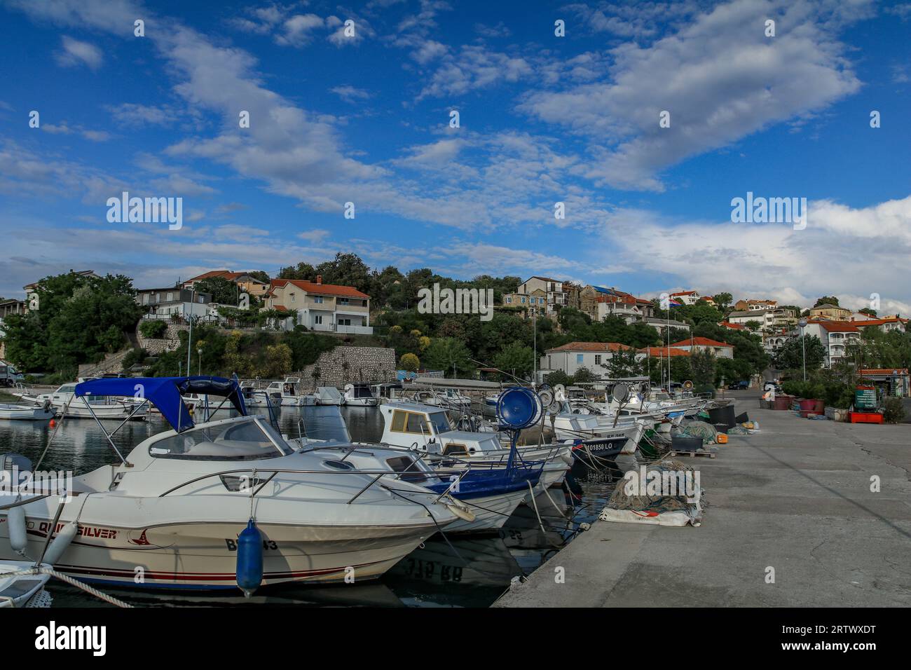 Wassertaxi Angelboot Entspannen auf dem Wasser in Kroatien Stockfoto