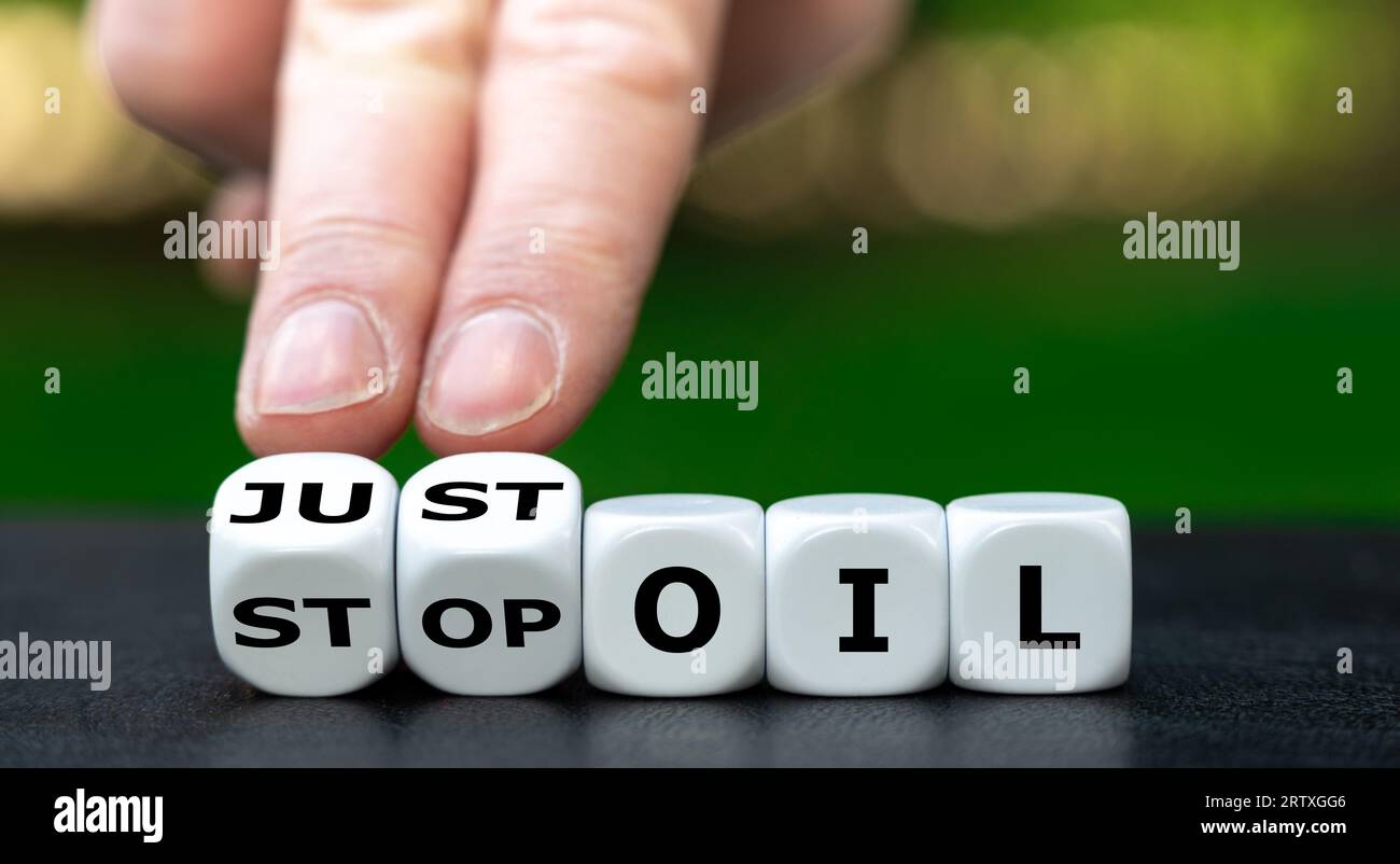 Würfel bilden den Ausdruck „nur Öl stoppen“. Stockfoto