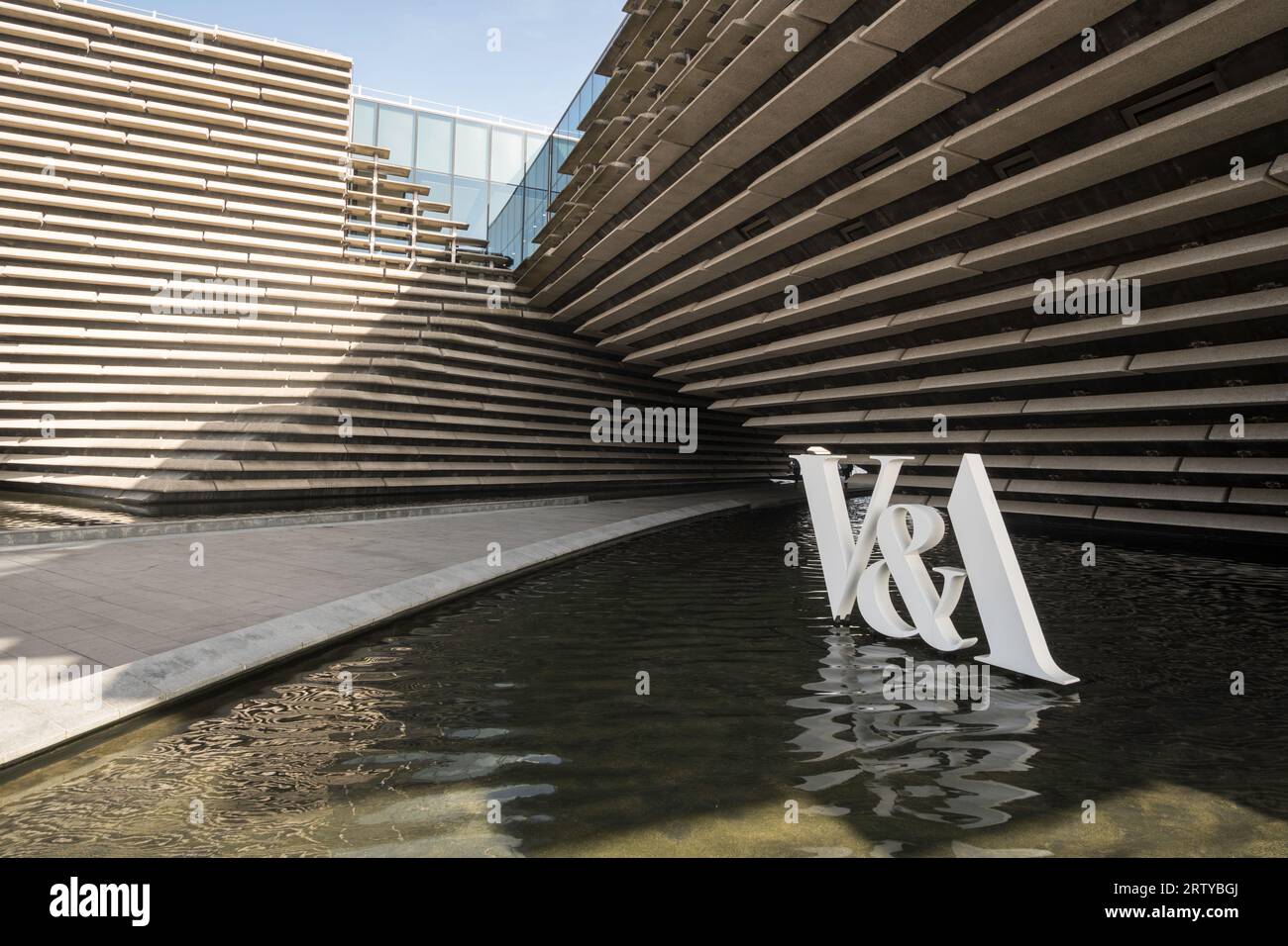 Schild vor dem V&A Design Museum in Dundee, Schottland, Großbritannien Stockfoto
