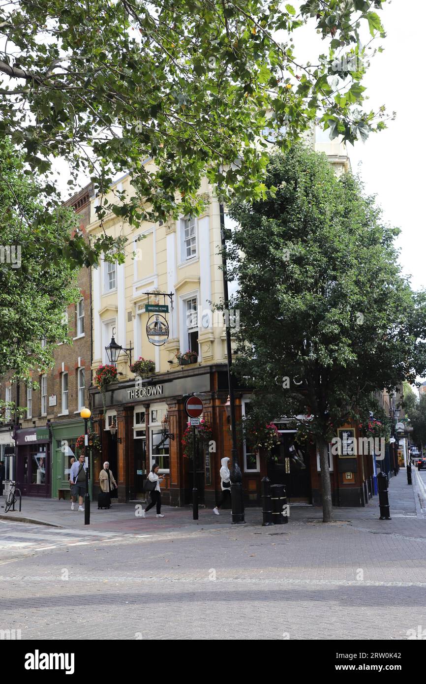 Außenansicht des Crown Pub Monmouth Street, London, UK September 2023 Stockfoto