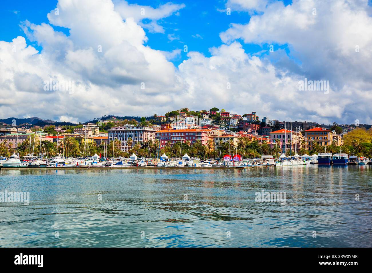 Boote und Yachten im Hafen La Spezia, Ligurien Region in Italien Stockfoto