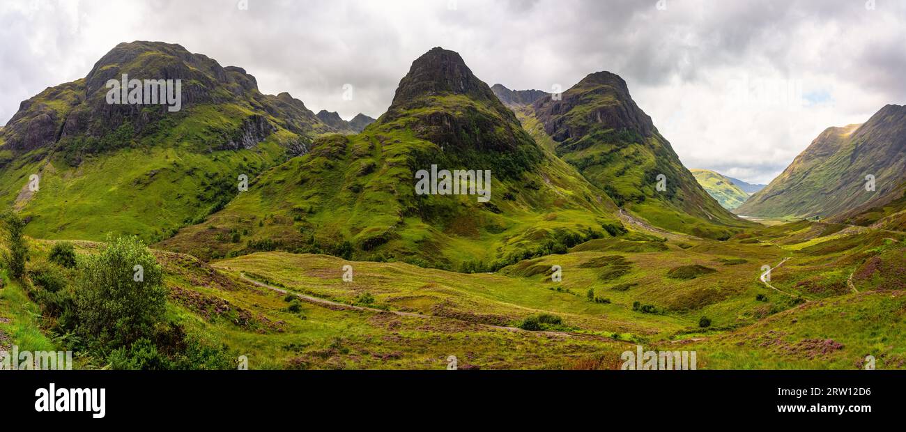 Die Berge, die Three Sisters genannt werden, liegen im spektakulären Glencoe Valley in Schottland. Stockfoto