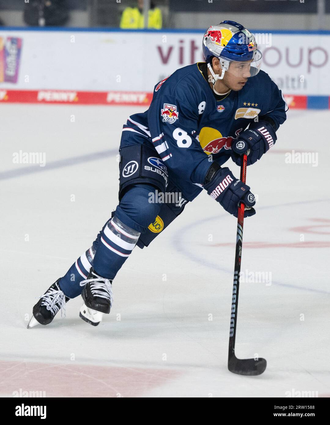 München, Deutschland. September 2023. Eishockey: DEL, EHC Red Bull München - Düsseldorfer EG, Hauptrunde, 1. Spieltag im Olympia-Eissportzentrum. Austin Ortega von München in Aktion. Quelle: Sven Hoppe/dpa/Alamy Live News Stockfoto