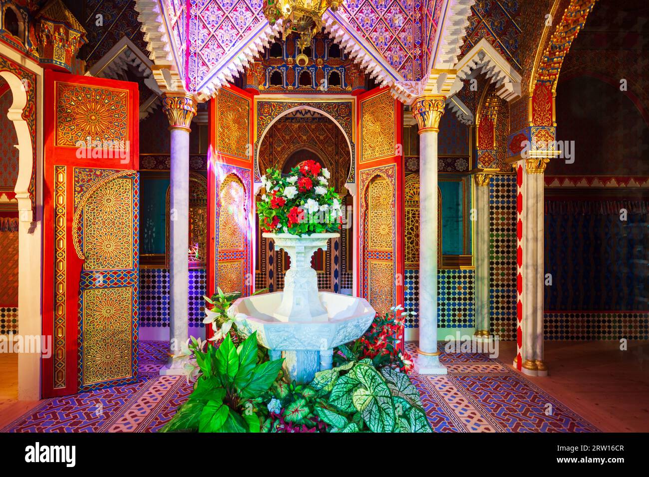 Ettal, Deutschland - 3. Juli 2021: Marokkanisches Haus. Es ist Teil des Schlosskomplexes Schloss Linderhof in der Nähe des Dorfes Ettal in so Stockfoto