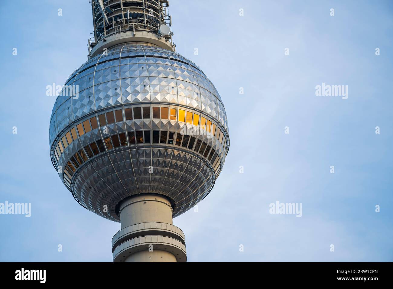 Detail der Spitze des Berliner Fernsehturms Stockfoto