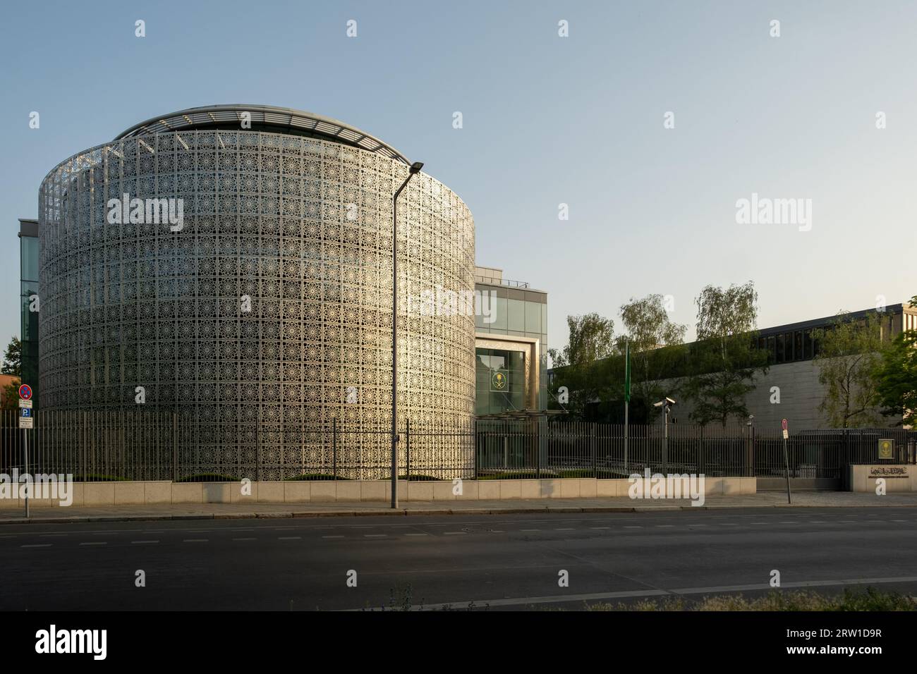 18.06.2022, Deutschland, Berlin, Berlin - Botschaft des Königreichs Saudi-Arabien in der Tiergartenstraße. 00A220618D341CAROEX.JPG [MODELLVERSION: NEIN, PROPERT Stockfoto