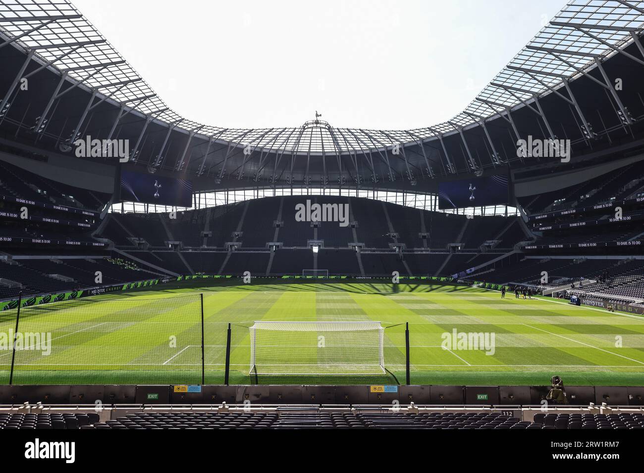 Tottenham Hotspur Stadium, London, Großbritannien. September 2023. Premier League Football, Tottenham Hotspur gegen Sheffield United; Pitch is ready in Tottenham Hotspur Stadium Credit: Action Plus Sports/Alamy Live News Credit: Action Plus Sports Images/Alamy Live News Stockfoto