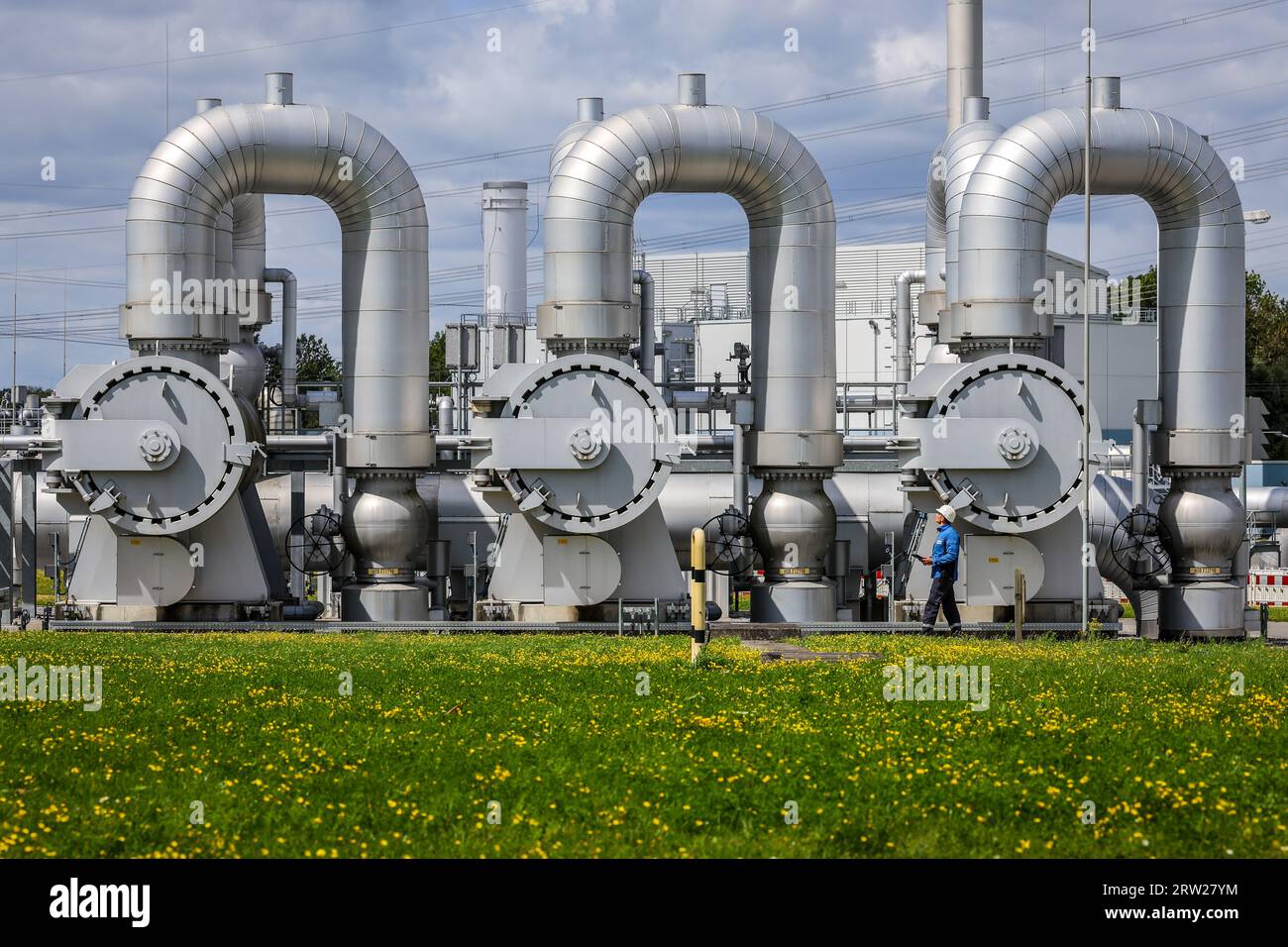 07.08.2023, Deutschland, Nordrhein-Westfalen, Werne - Verdichterstation für Erdgas und zukünftig auch Wasserstoff. Mit seiner H2-Trainingslinie, Open G Stockfoto