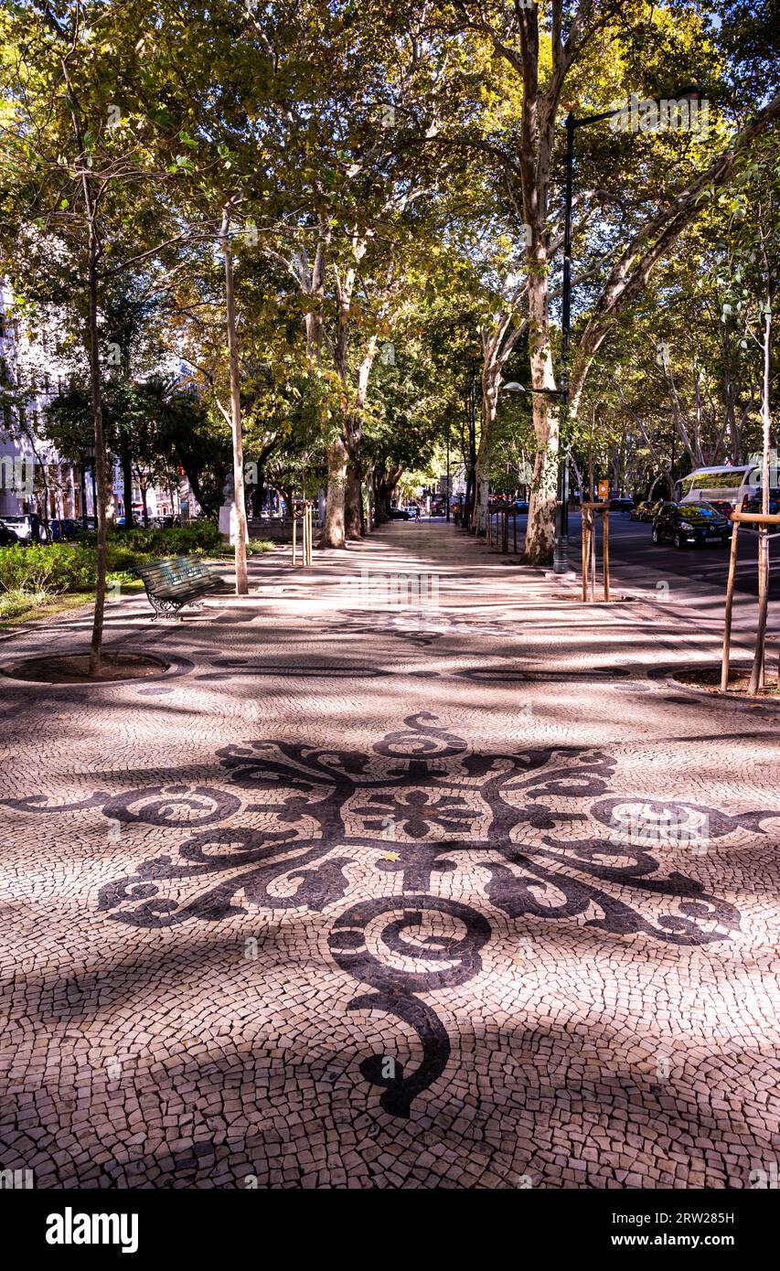 Portugiesische Fliesenpflaster (calcada portuguesa), Straßen mit Mosaikmuster in Lsbon Stockfoto