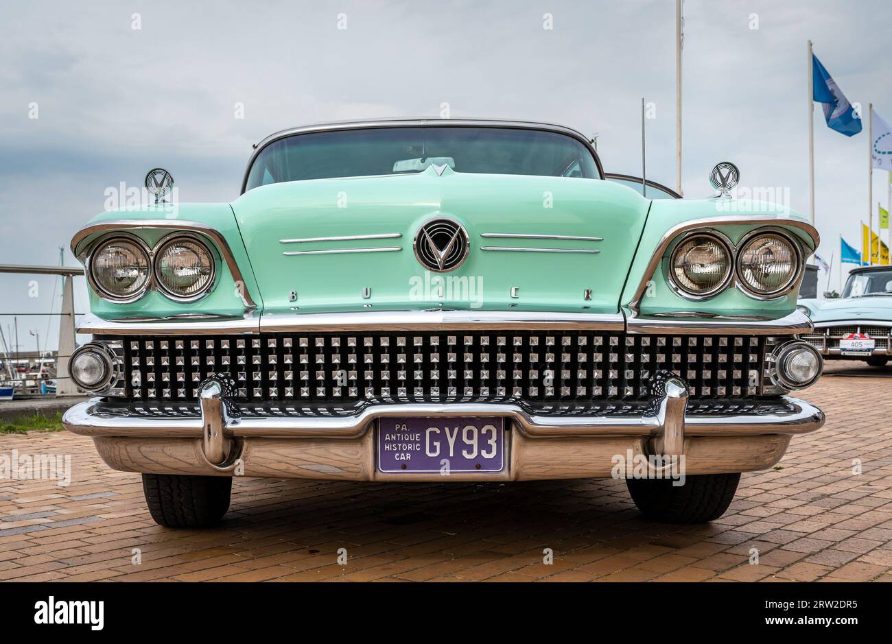 Lelystad, Niederlande, 18.06.2023, Vorderansicht des Oldtimer Buick Super Riviera vom 1958 beim National Oldtimer Day Stockfoto