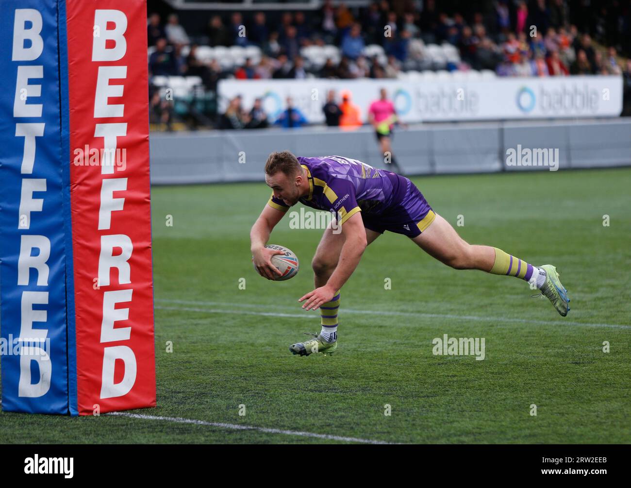 Connor Bailey von Newcastle Thunder punktet beim BETFRED Championship-Spiel zwischen Newcastle Thunder und Barrow Raiders im Kingston Park, Newcastle am Samstag, den 16. September 2023. (Foto: Chris Lishman | MI News) Stockfoto
