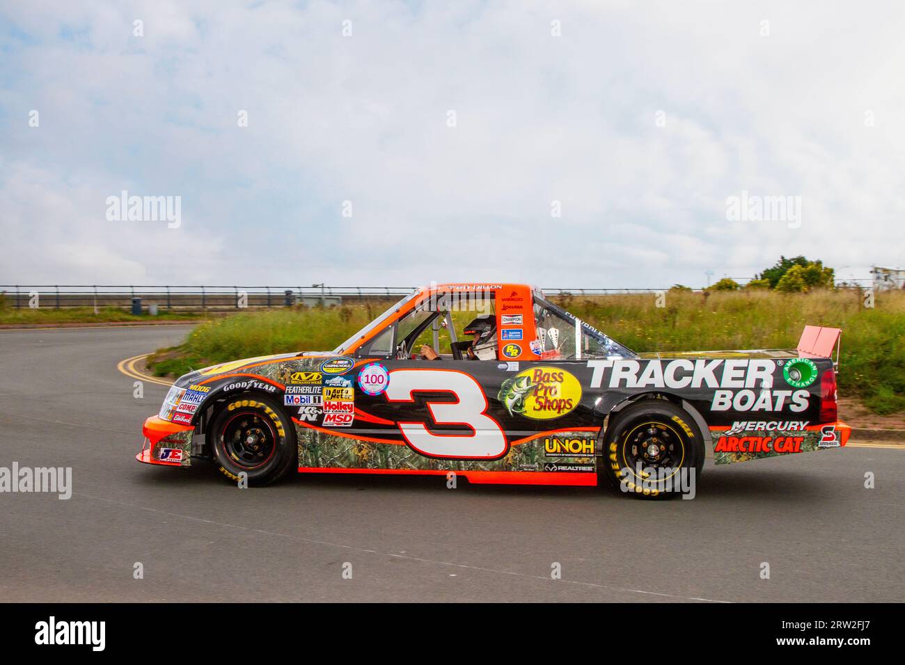2010 Chevrolet Silverado American NASCAR Pick-up Truck; Ocean Speed Revival Southport Sprint on Marine Drive, Classic and Speed Event on a closed Public Road Coastal Road Historic Sprint Course, Merseyside, UK Stockfoto