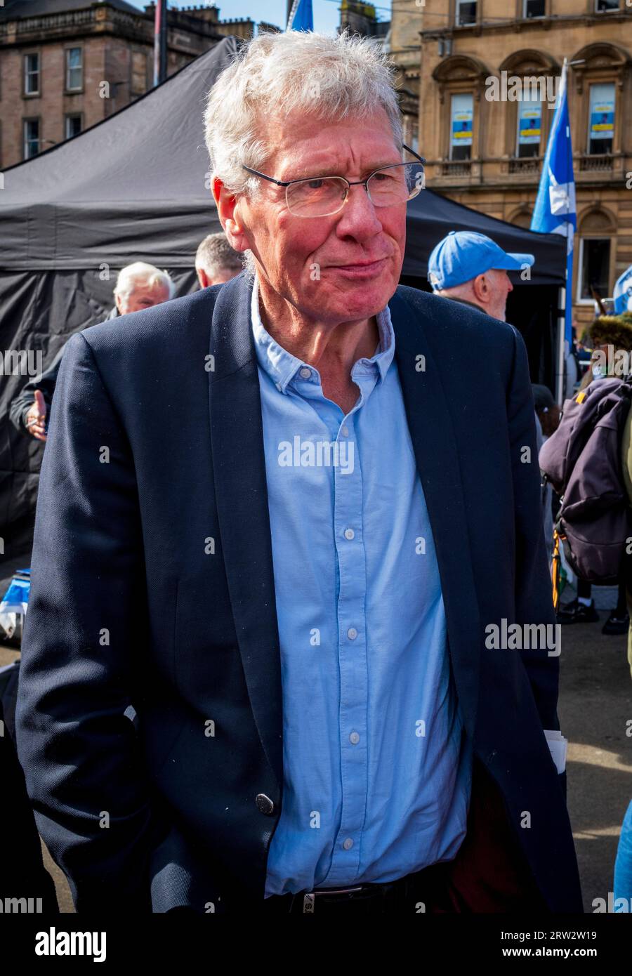 Glasgow: 16. September 2023 HOPE OVER FEAR Unabhängigkeitskundgebung am George Square. Glasgow Kenny MacAskill MP bei der Rallye Stockfoto