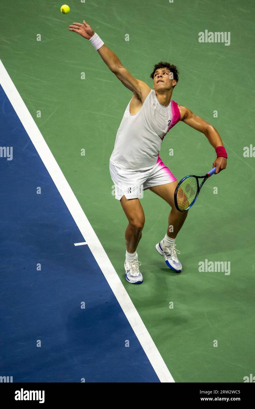 Ben Shelton (USA) nahm an den Halbfinalen der Männer beim US Open Tennis 2023 Teil Stockfoto