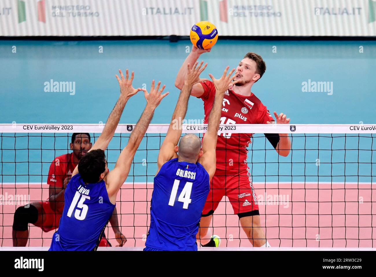 Rom, Italien. September 2023. Jakub Kochanowski aus Polen während des CEV EuroVolley Men-Endspiels 2023 zwischen Italien und Polen im Palazzetto dello Sport in Rom (Italien), 16. September 2023. Quelle: Insidefoto di andrea staccioli/Alamy Live News Stockfoto