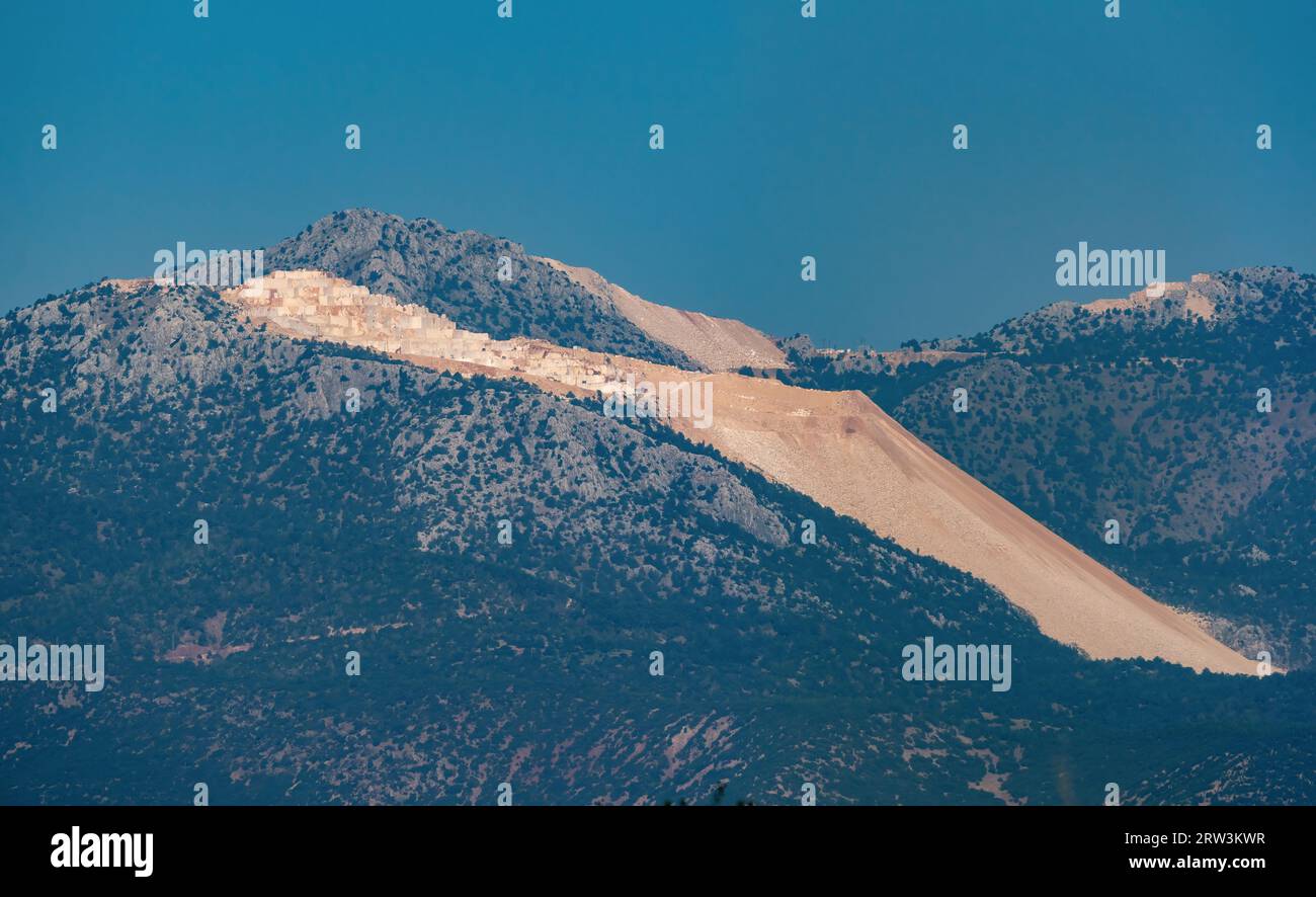 Marmorbrüche in den Bergen der Türkei Stockfoto