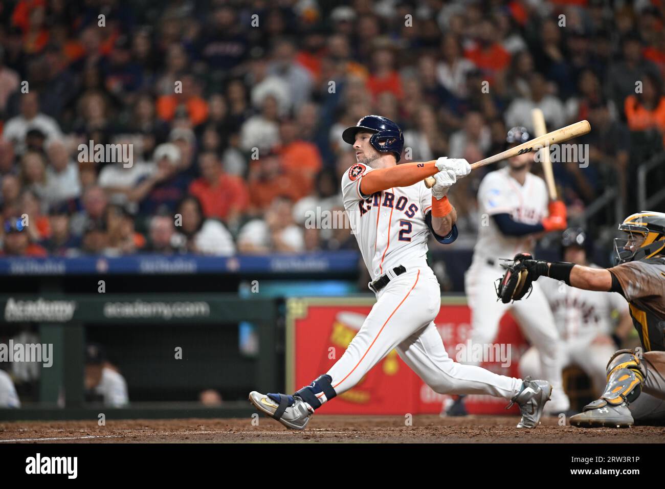 Houston Astros dritter Baseman Alex Bregman (2) spielt während des siebten Inning des MLB-Spiels zwischen Oakland Athletics und Houston Astros On Stockfoto