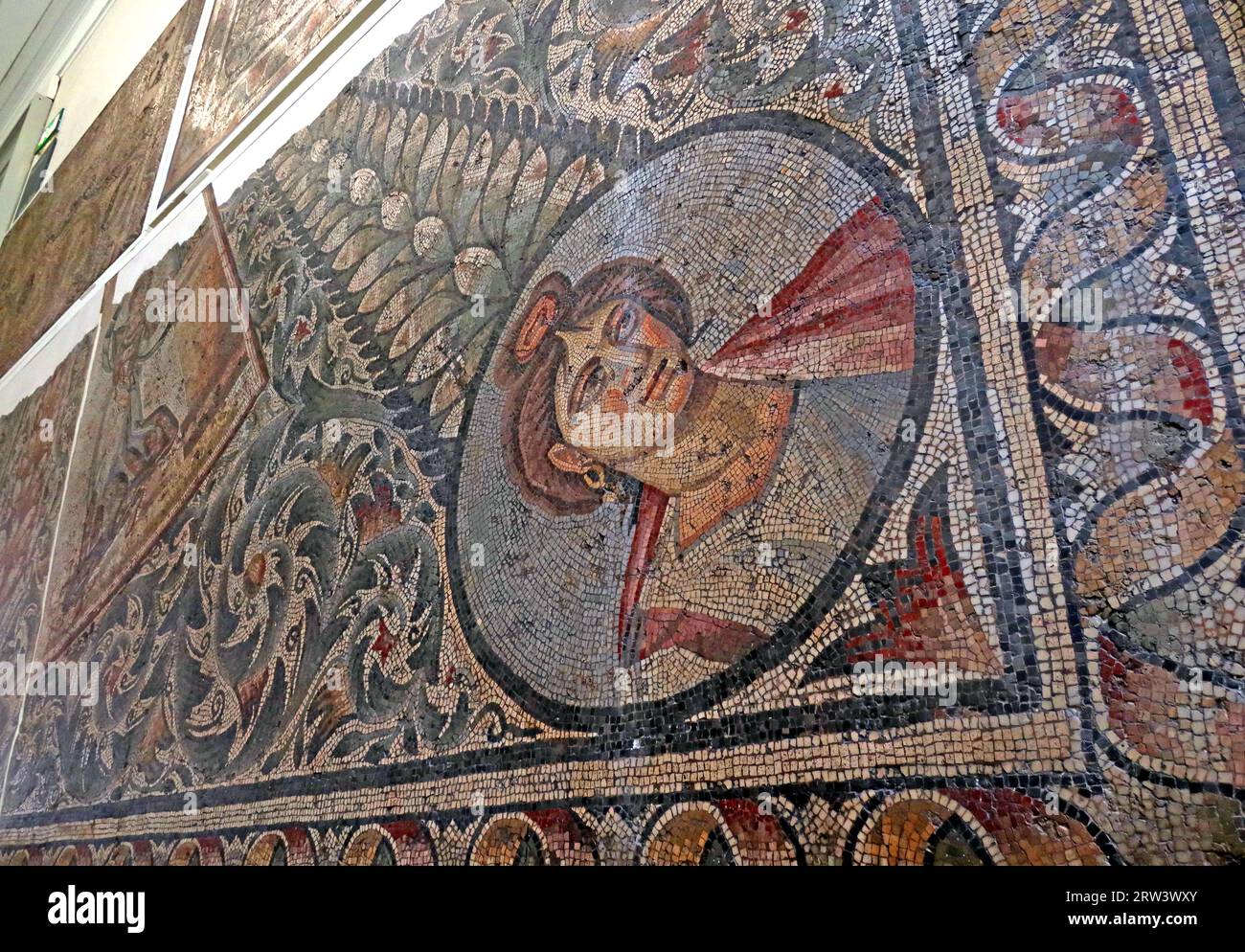Erhaltene Mosaike der römischen Eingangshalle, British Museum, Great Russell St, Bloomsbury, London, ENGLAND, GROSSBRITANNIEN, WC1B 3-POLIG Stockfoto