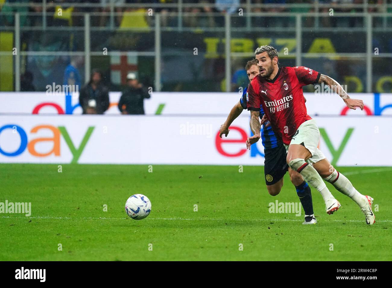 Theo Hernandez (#19 AC Mailand) während des italienischen Meisterschafts-A-Fußballspiels zwischen dem FC Internazionale und dem AC Mailand am 16. September 2023 im Giuseppe Meazza Stadion in Mailand Stockfoto