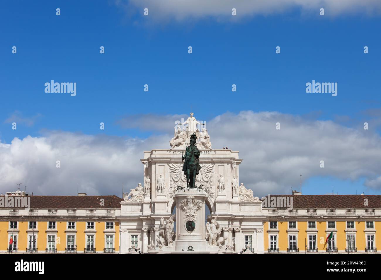 Rua-Augusta-Bogen und Statue von König José I. aus dem Jahr 1775, Stadt Lissabon, Portugal Stockfoto