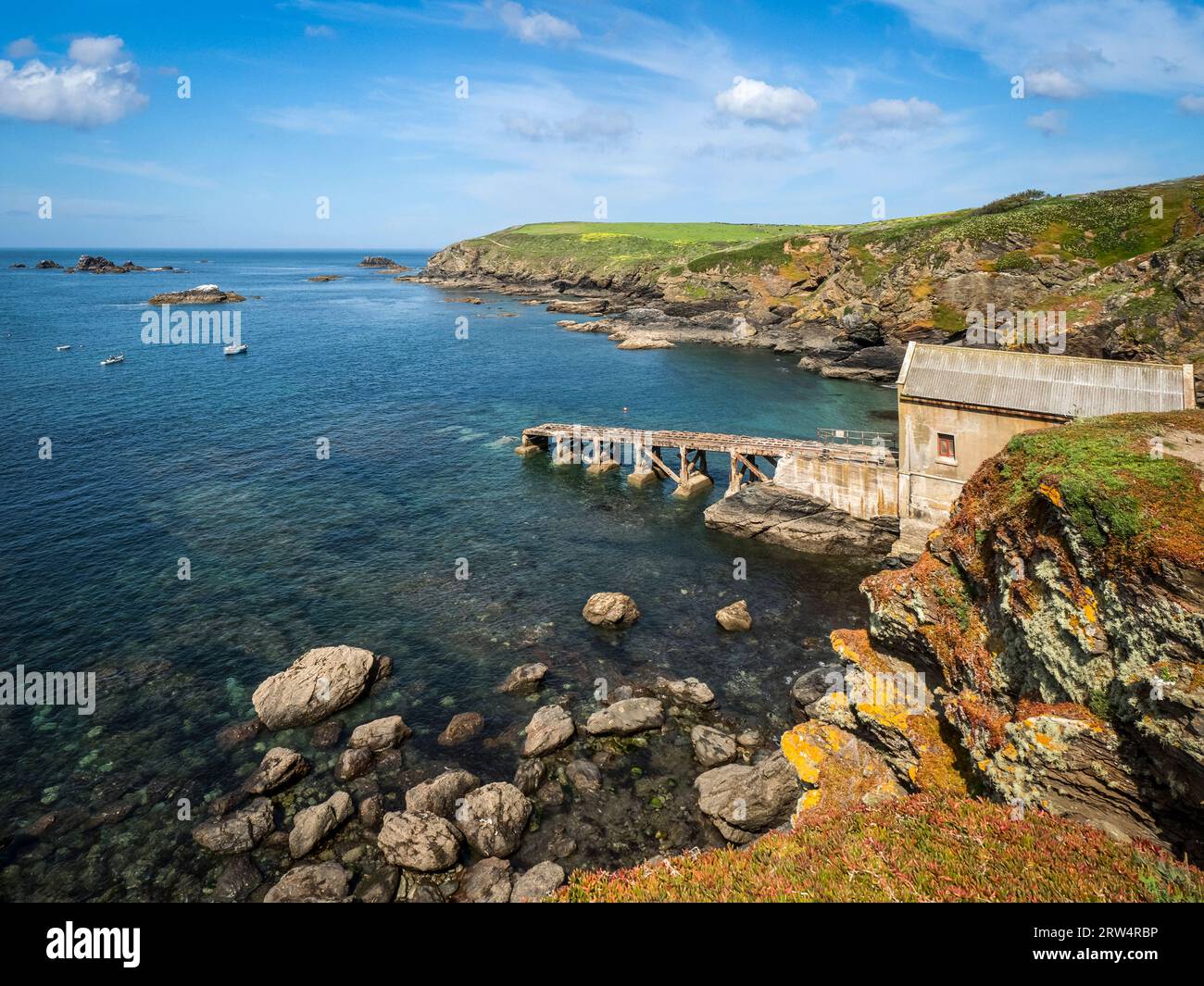 Bootswerft und Rampe am Lizard Point, Großbritanniens südlichster Punkt, Cornwall, Großbritannien. Stockfoto