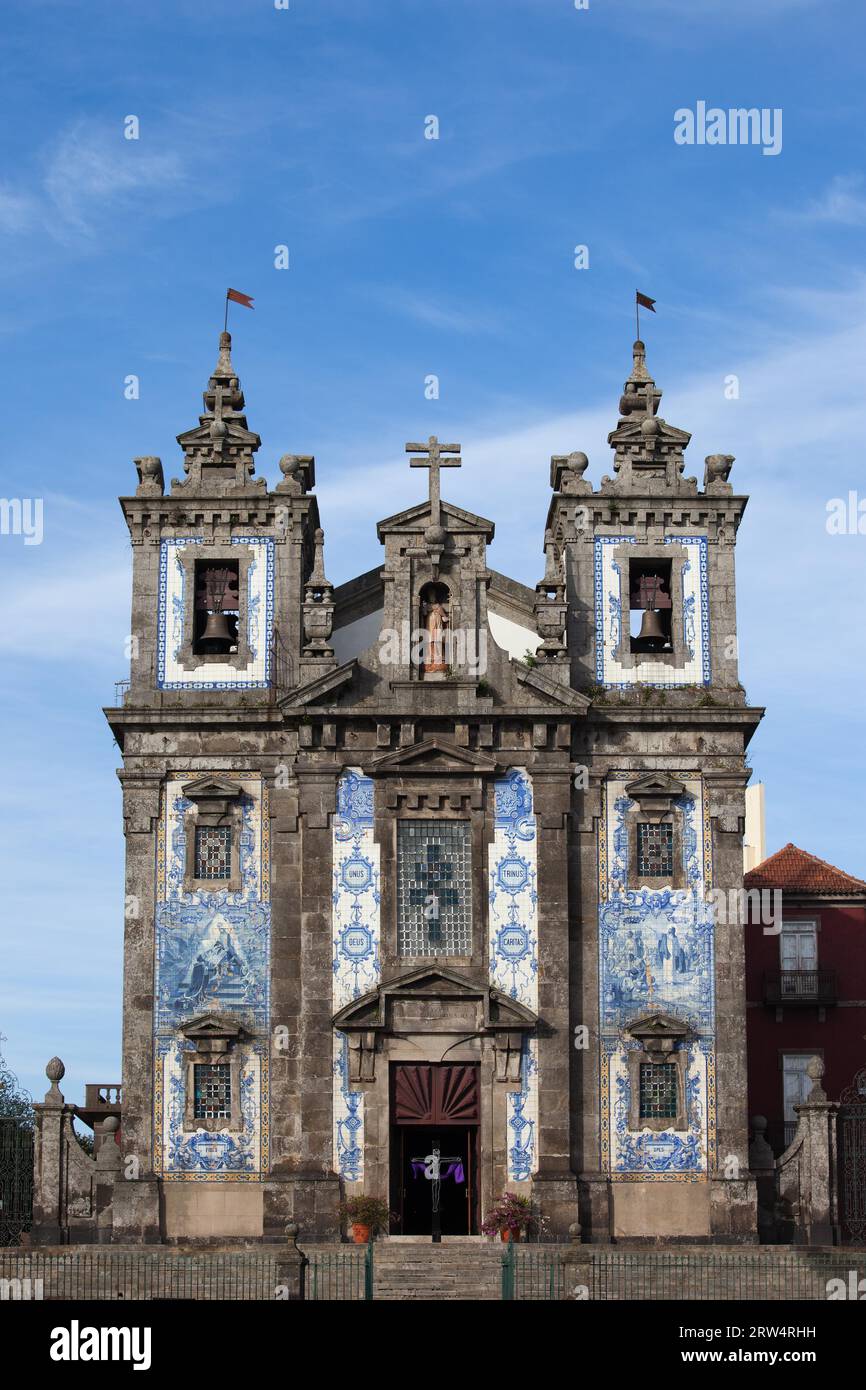 Kirche des Heiligen Ildefonso (Igreja de Santo Ildefonso) in Porto, Porto, Portugal, barocke Architektur des 18. Jahrhunderts Stockfoto
