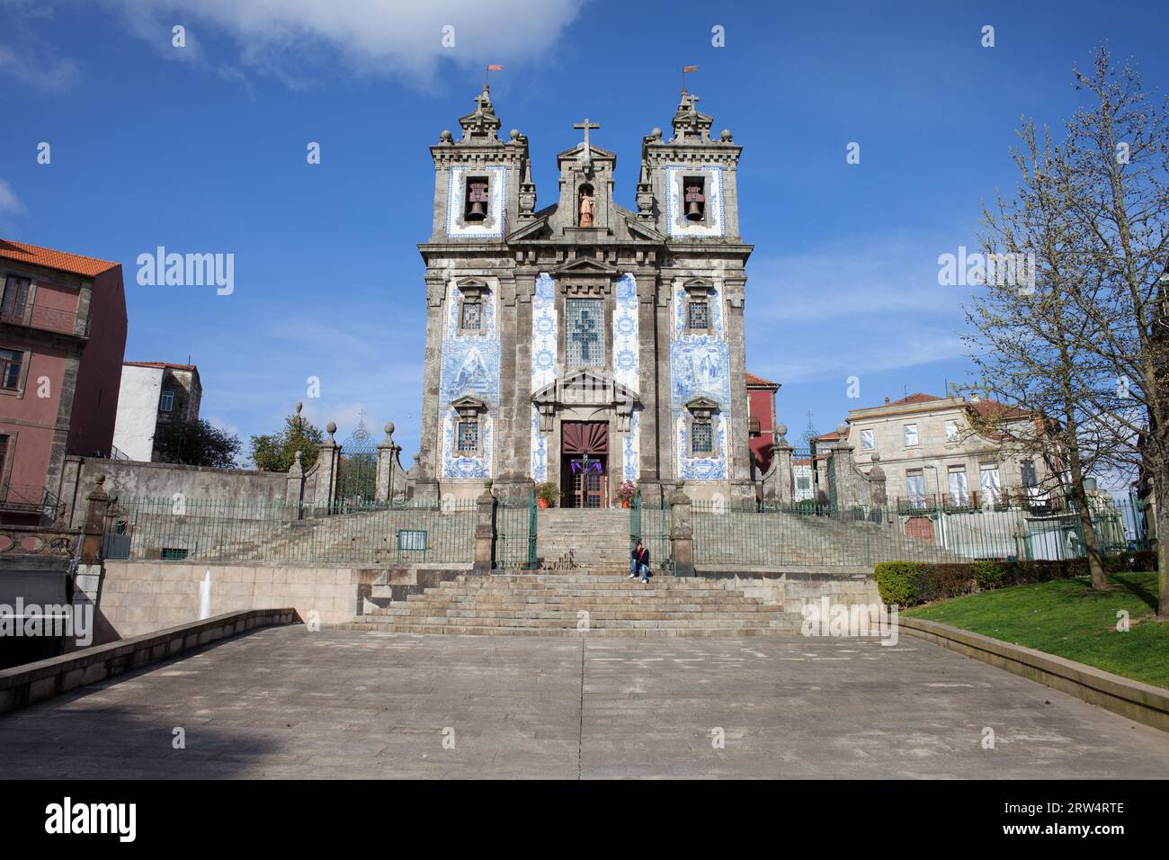 Kirche des Heiligen Ildefonso (Igreja de Santo Ildefonso) in Porto, Porto, Portugal, barocke Architektur des 18. Jahrhunderts Stockfoto