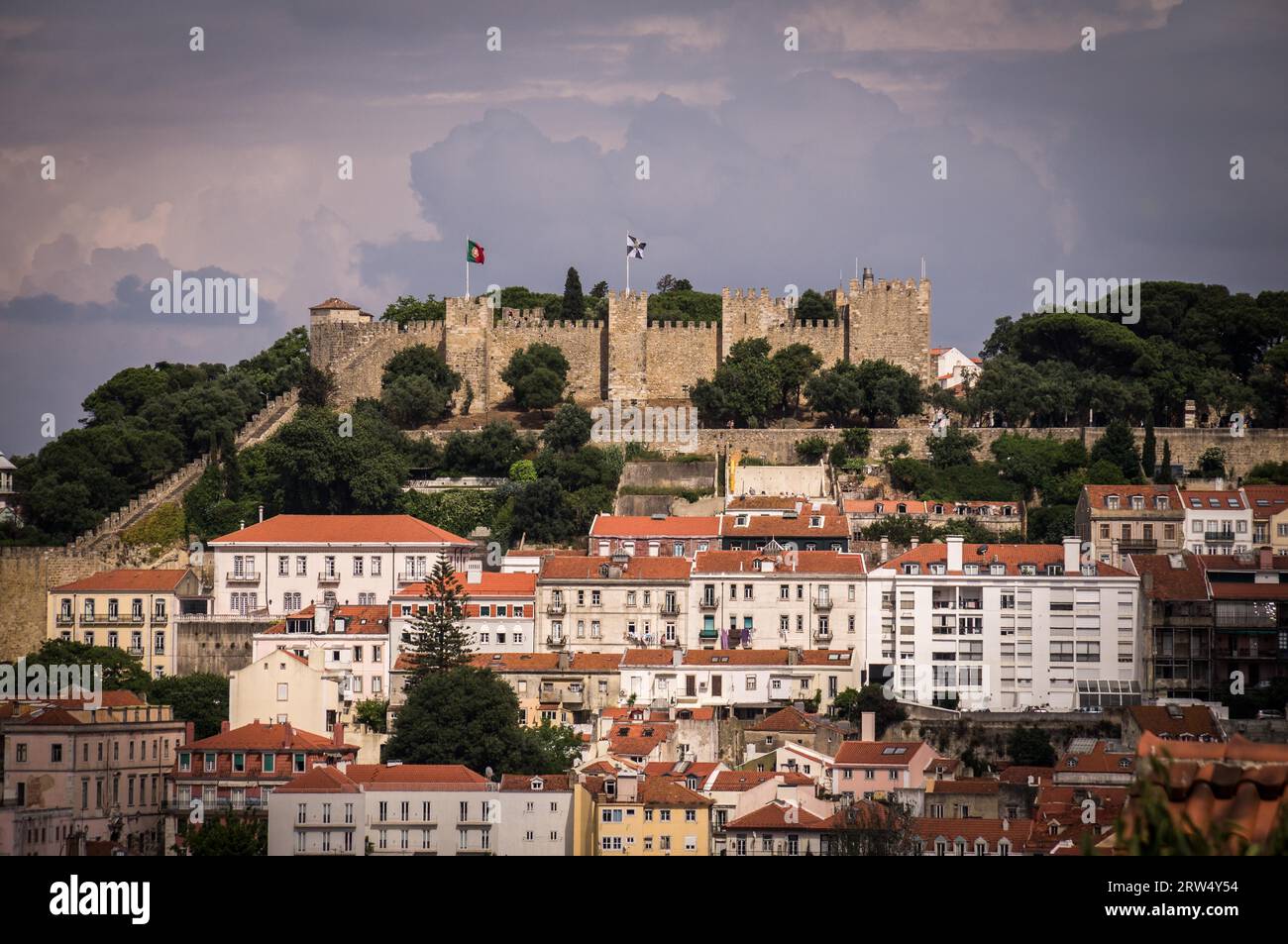 Blick auf Castelo de Sao Jorge in Lissabon, Portugal Stockfoto